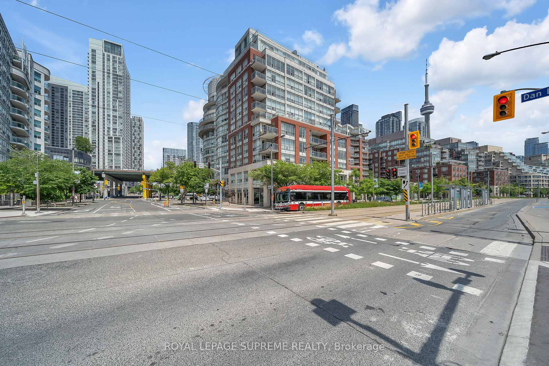 550 Queens Quay W 416, Toronto C01 Unit: 416