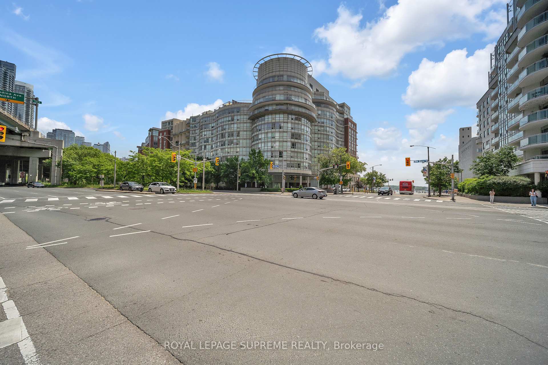 550 Queens Quay W 416, Toronto C01 Unit: 416