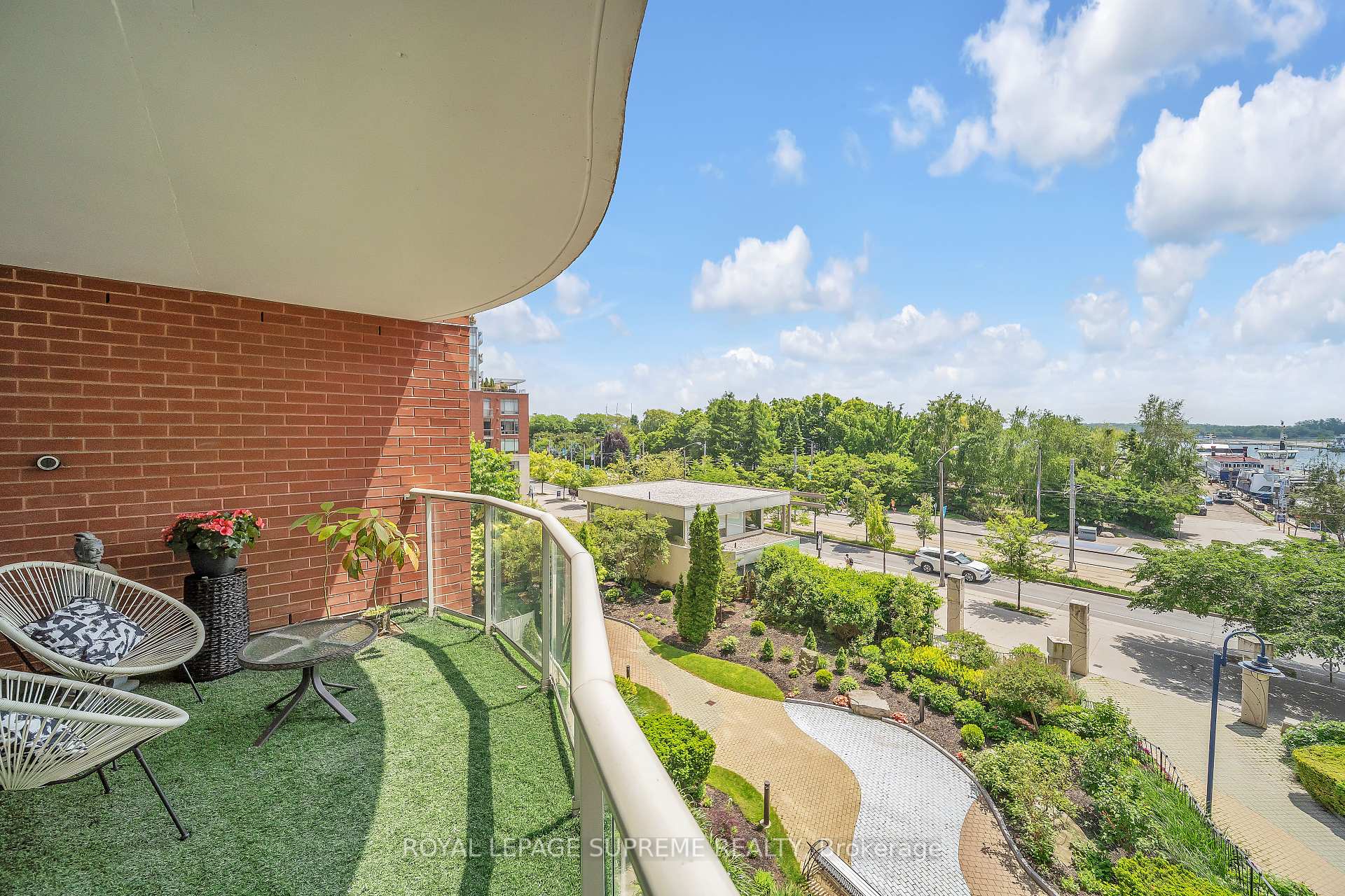 550 Queens Quay W 416, Toronto C01 Unit: 416