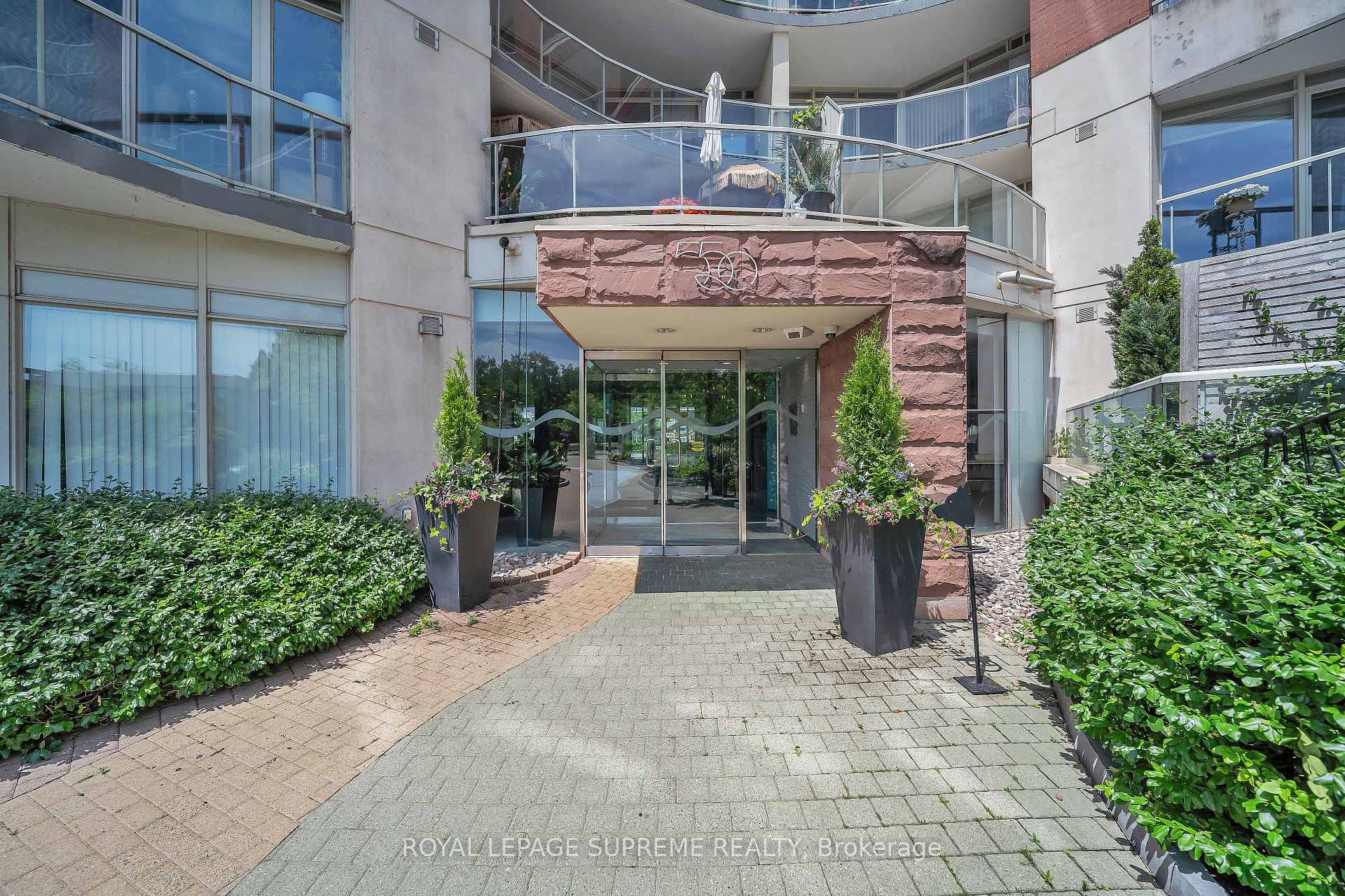 550 Queens Quay W 416, Toronto C01 Unit: 416