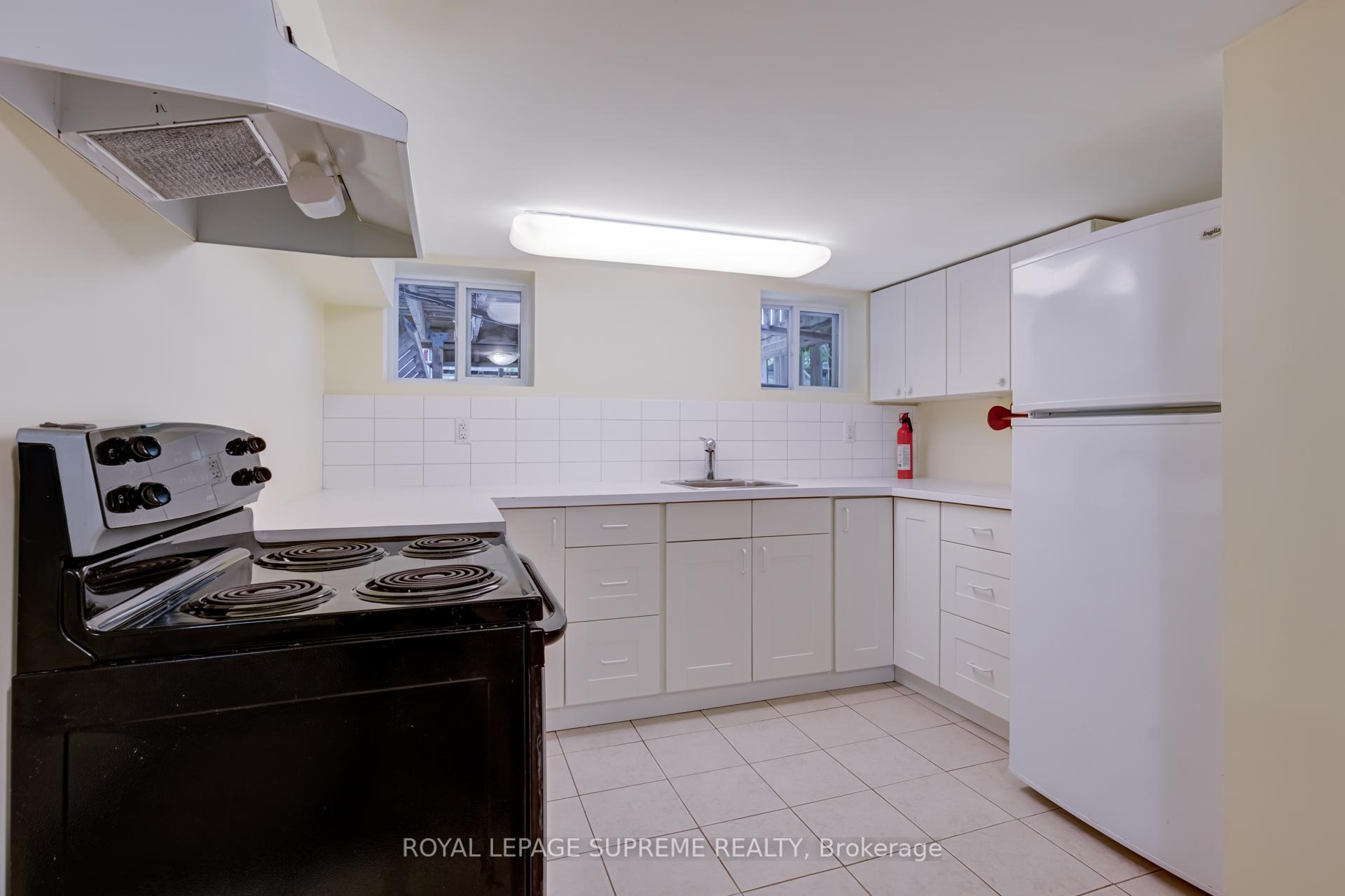 #Lower - 66 Kenwood Avenue, Toronto Unit: Lower