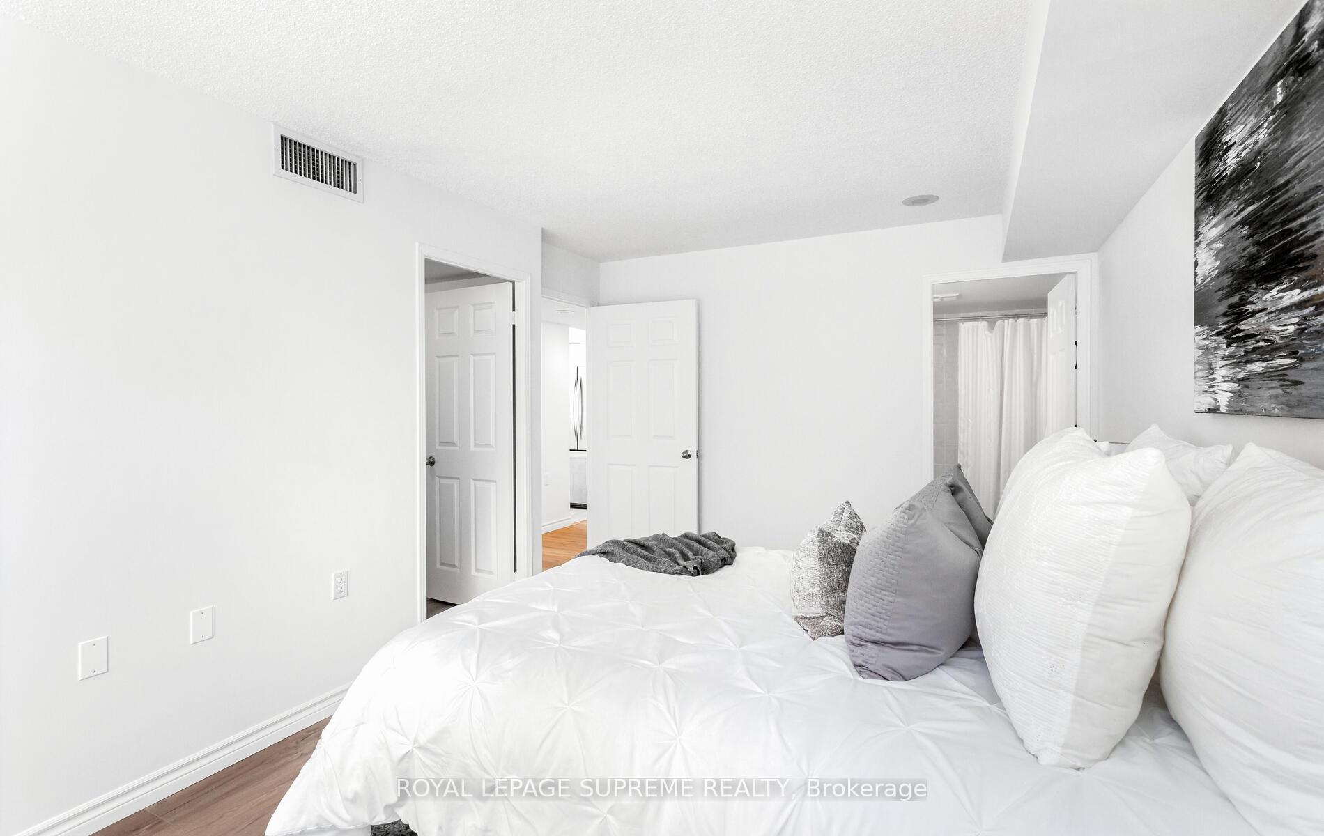 #502 - 35 Finch Avenue, Toronto Unit: 502