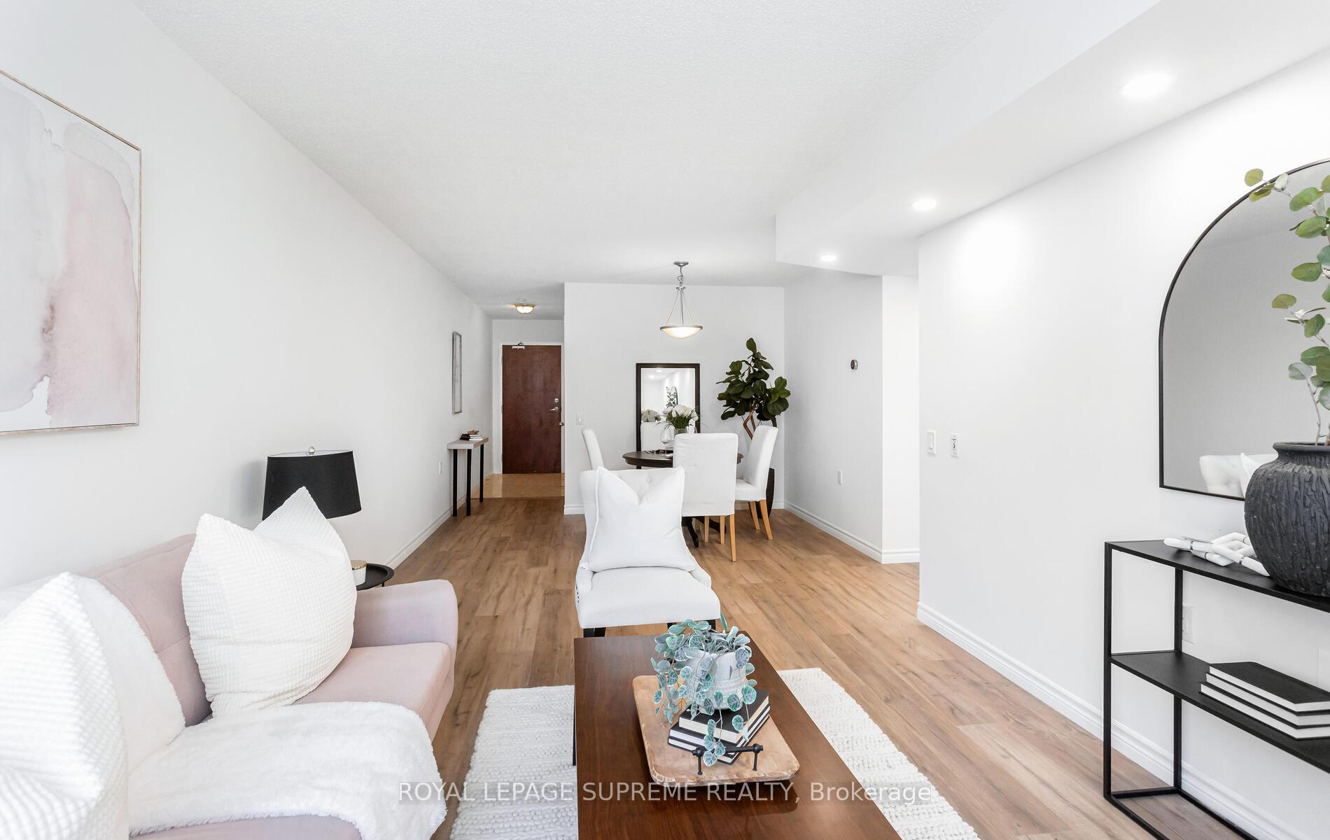 #502 - 35 Finch Avenue, Toronto Unit: 502