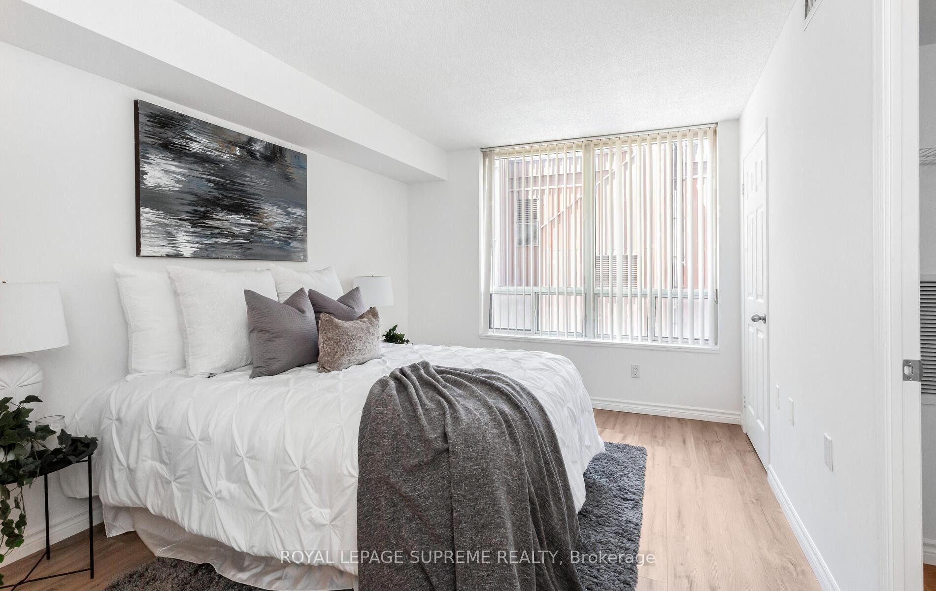 #502 - 35 Finch Avenue, Toronto Unit: 502