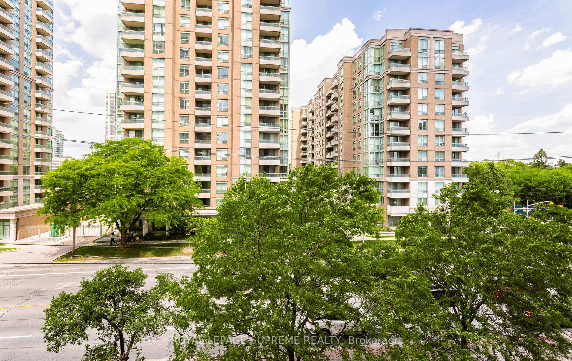#502 - 35 Finch Avenue, Toronto Unit: 502
