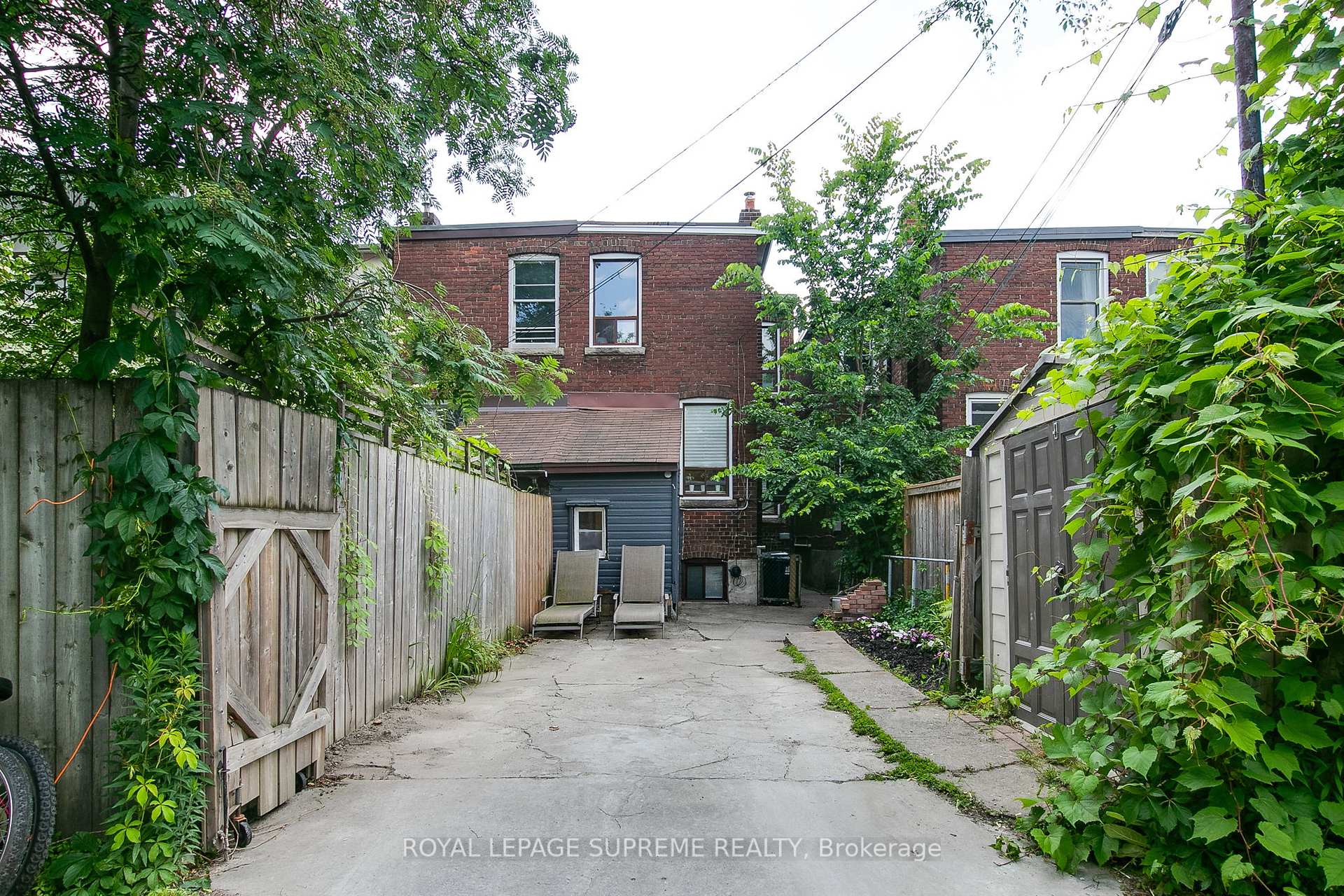 255 Howland Avenue Basement, Toronto C02 Unit: Basement