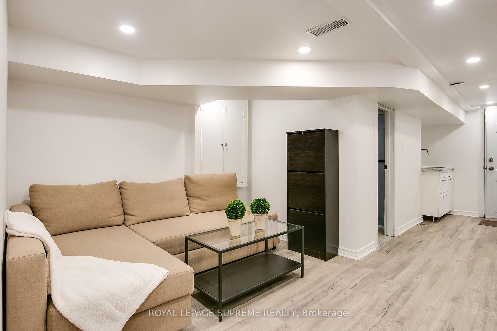 255 Howland Avenue Basement, Toronto C02 Unit: Basement