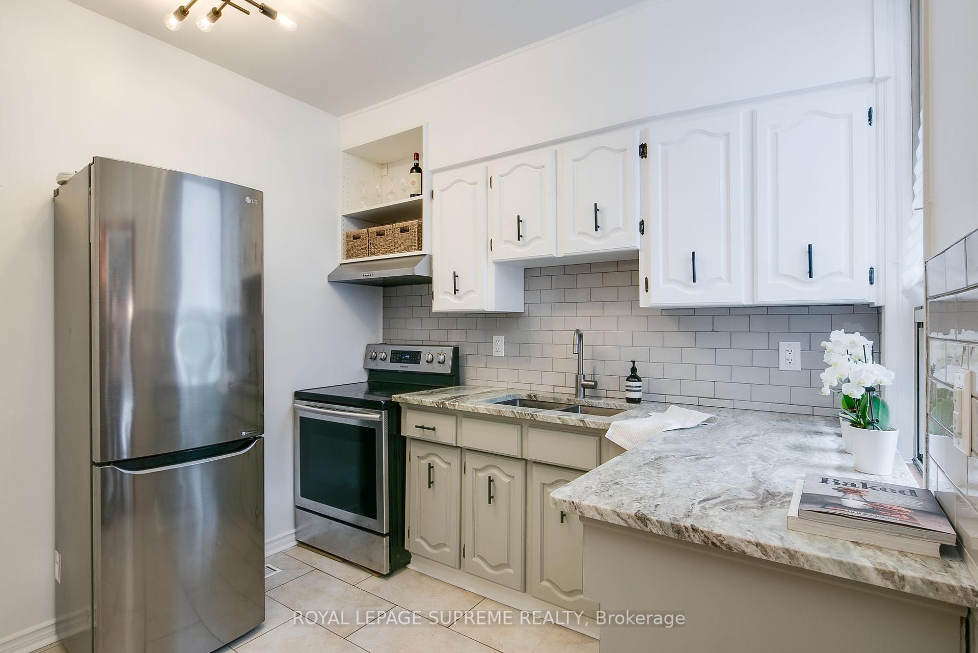 255 Howland Avenue Main, Toronto C02 Unit: Main
