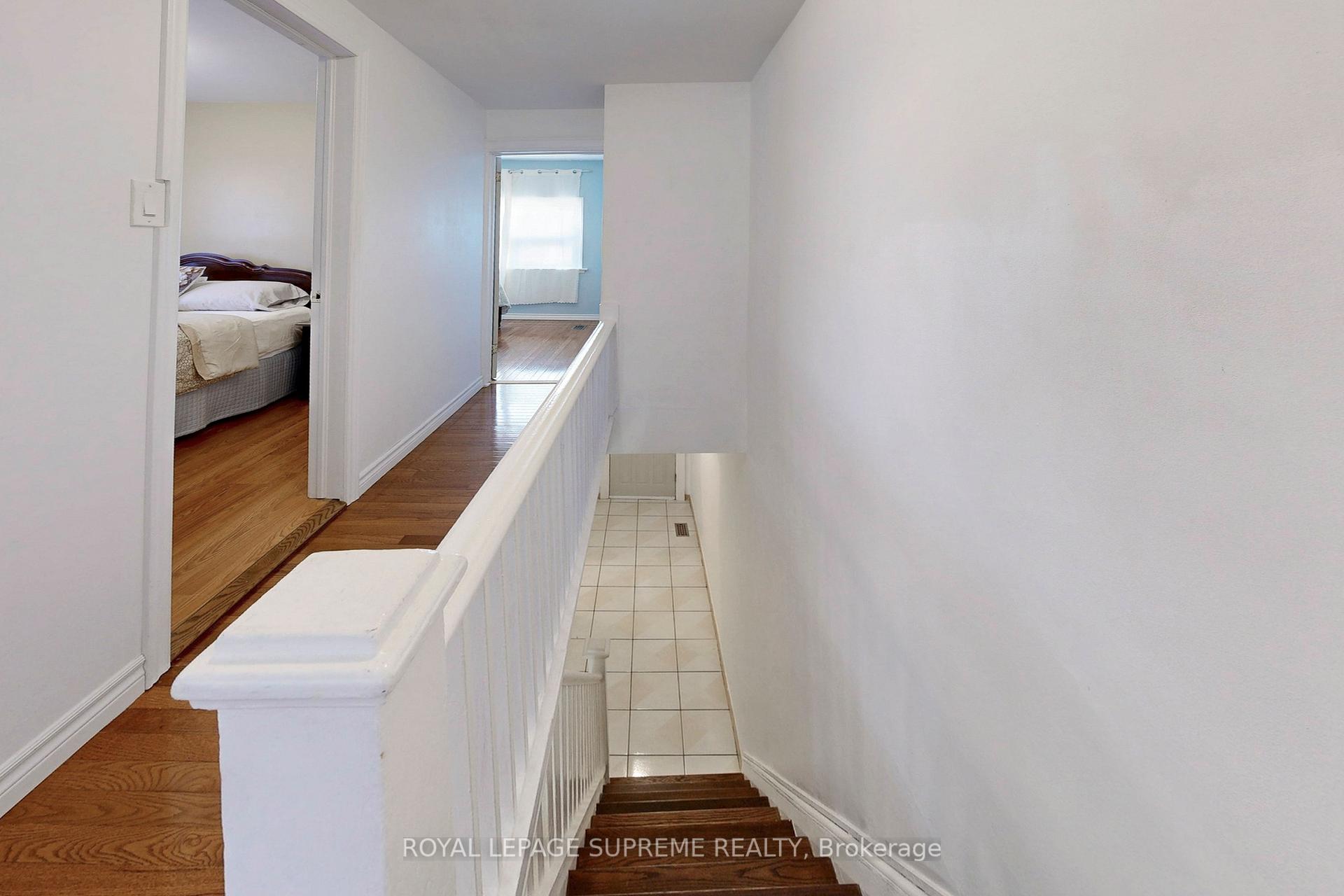 354 W Winona Drive, Toronto C03