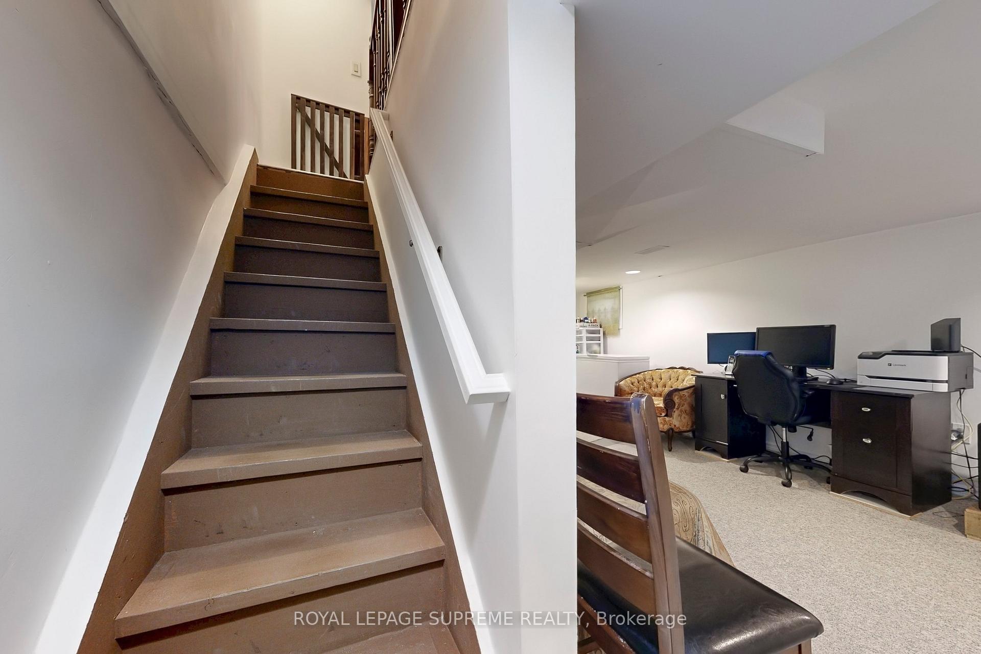 354 W Winona Drive, Toronto C03