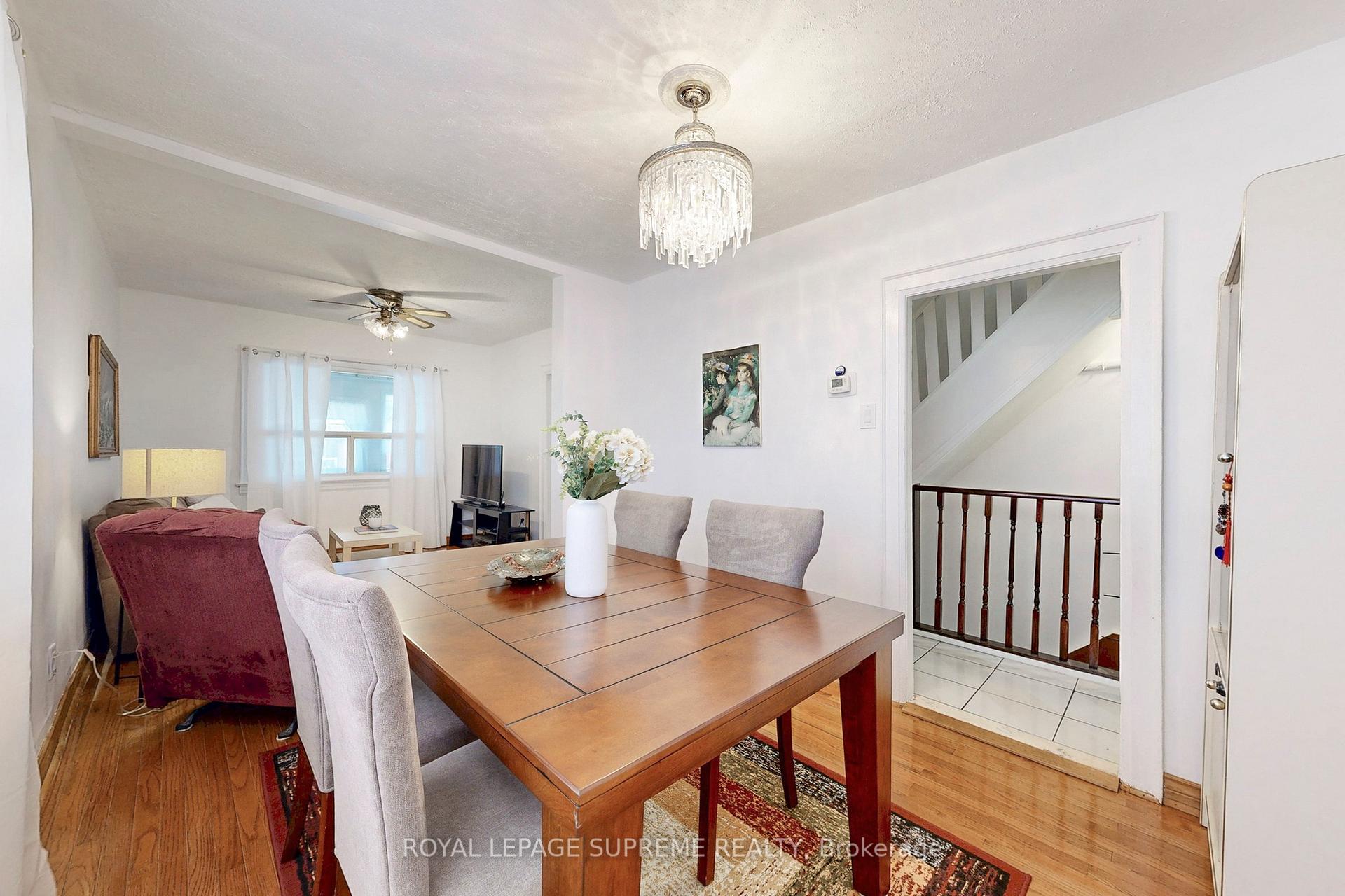 354 W Winona Drive, Toronto C03