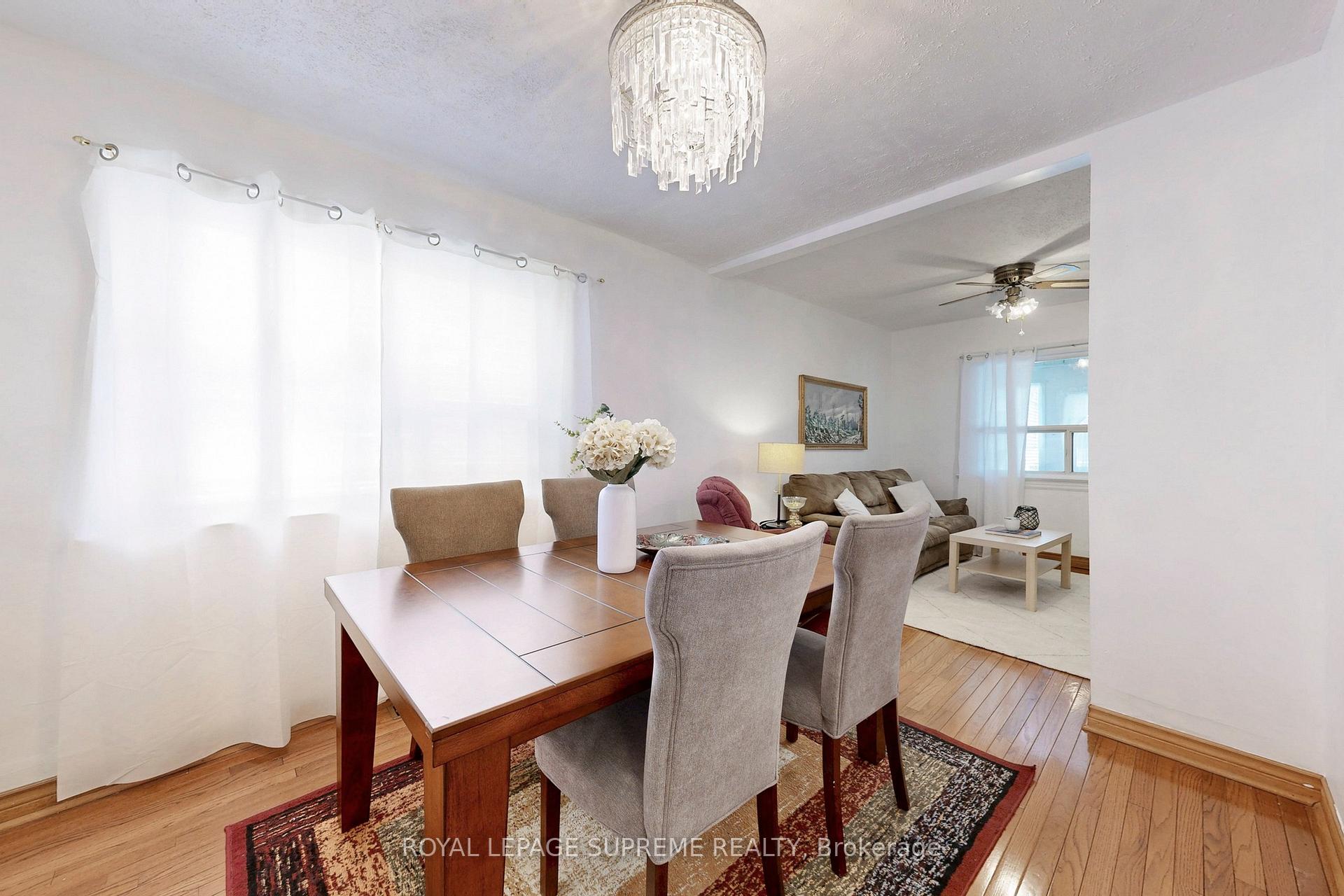 354 W Winona Drive, Toronto C03