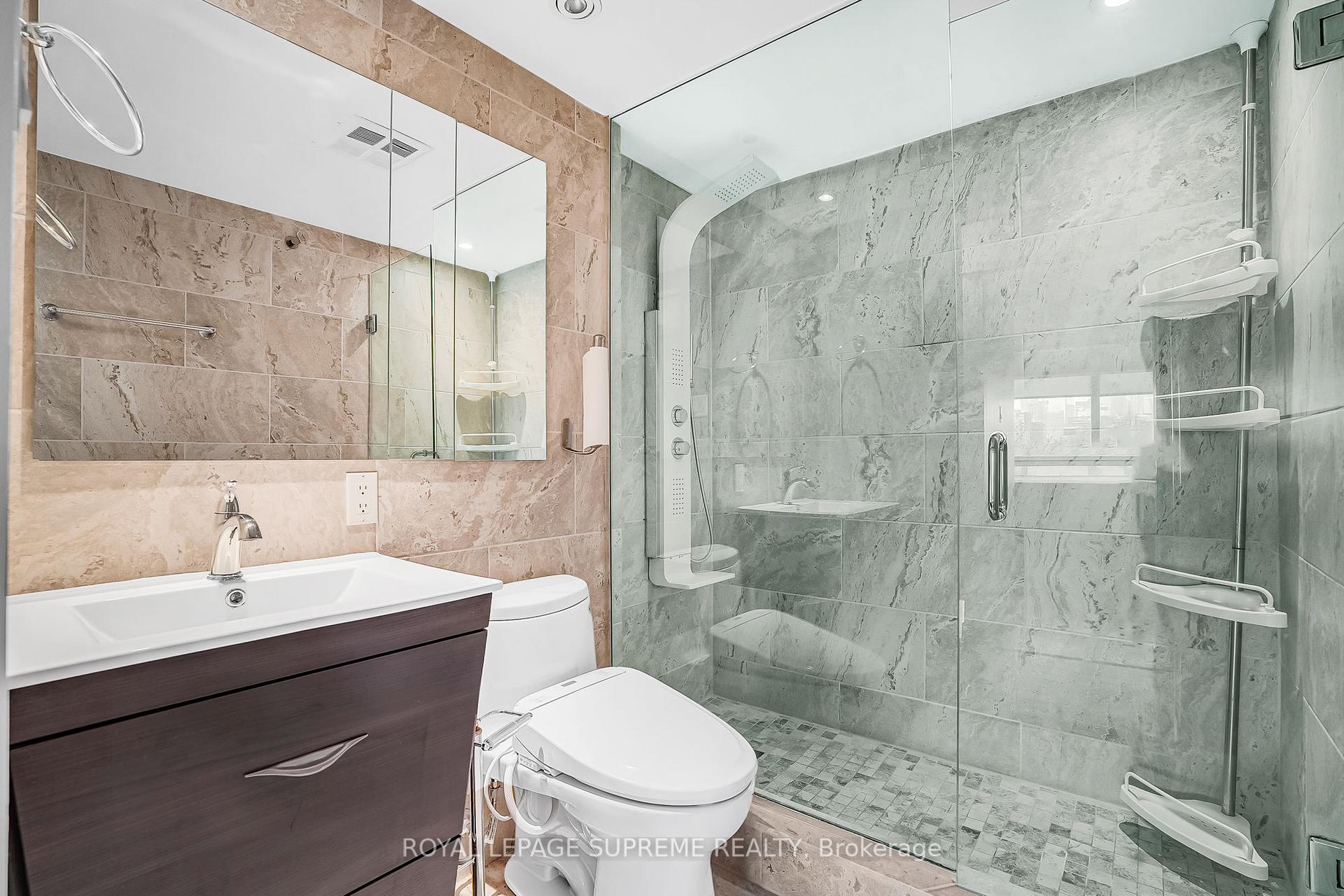 954 King Street W 516