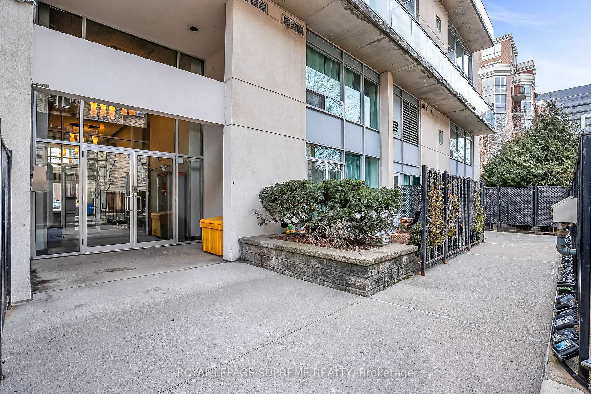 954 King Street W 516