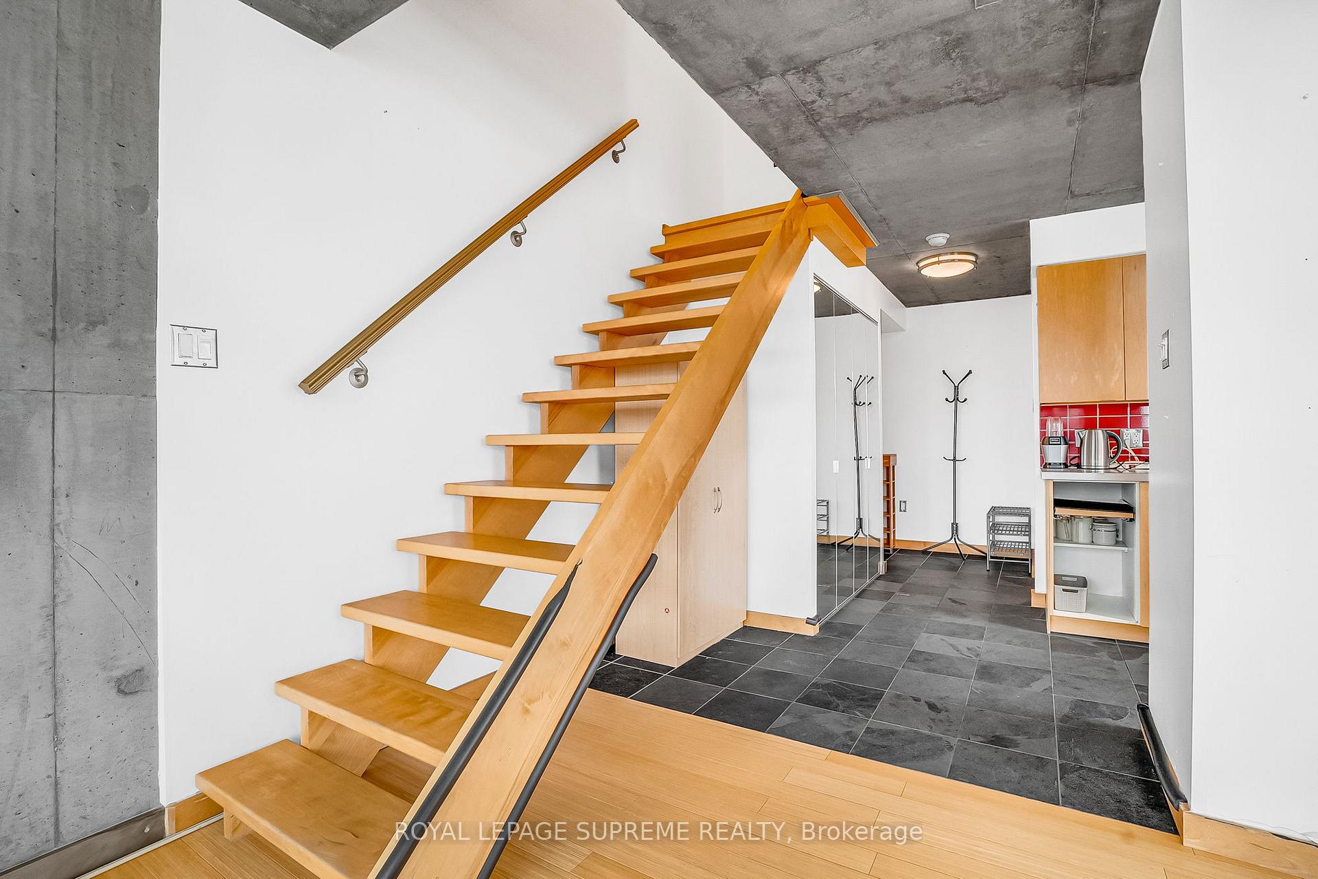 954 King Street W 516