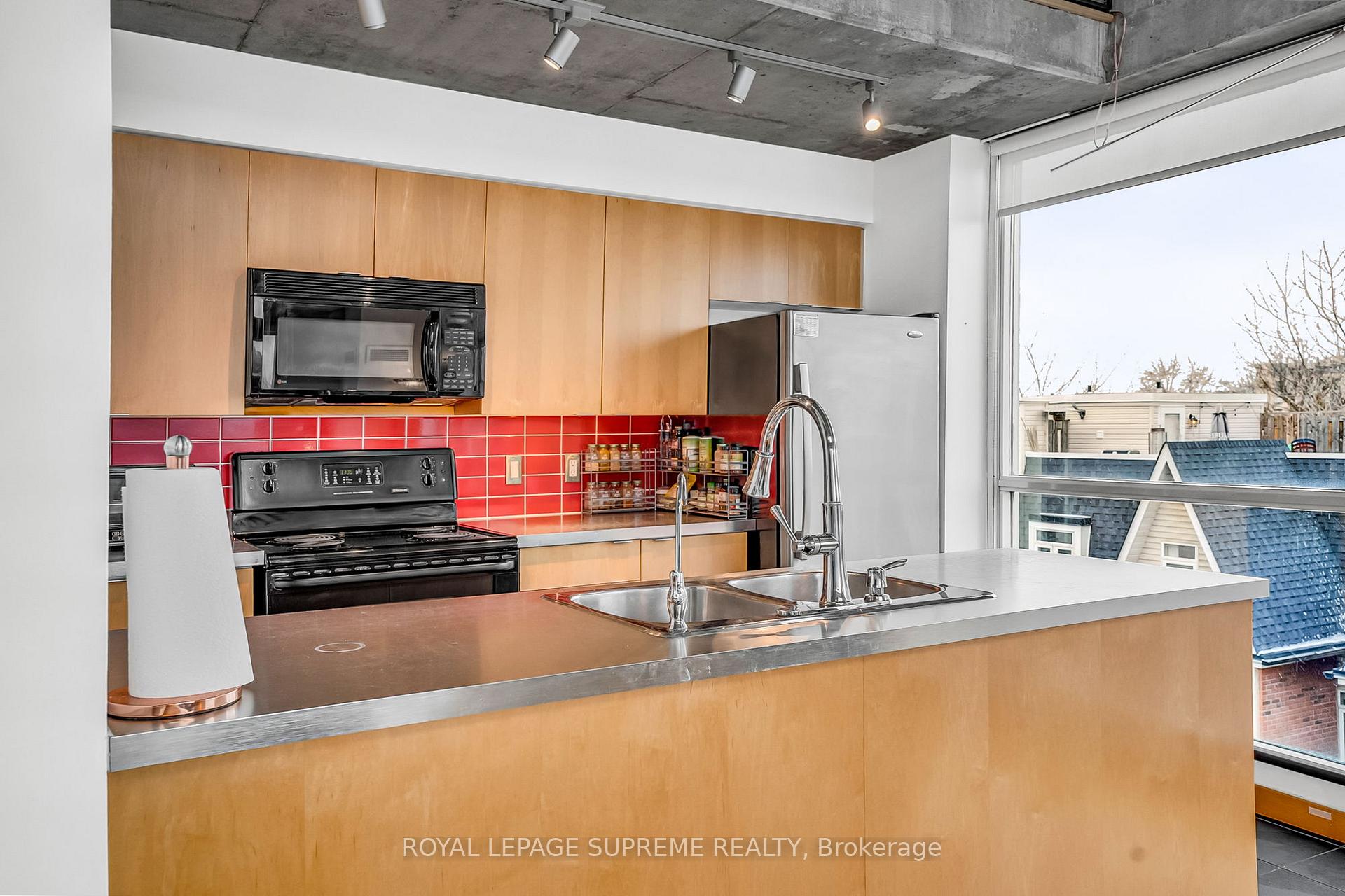 954 King Street W 516