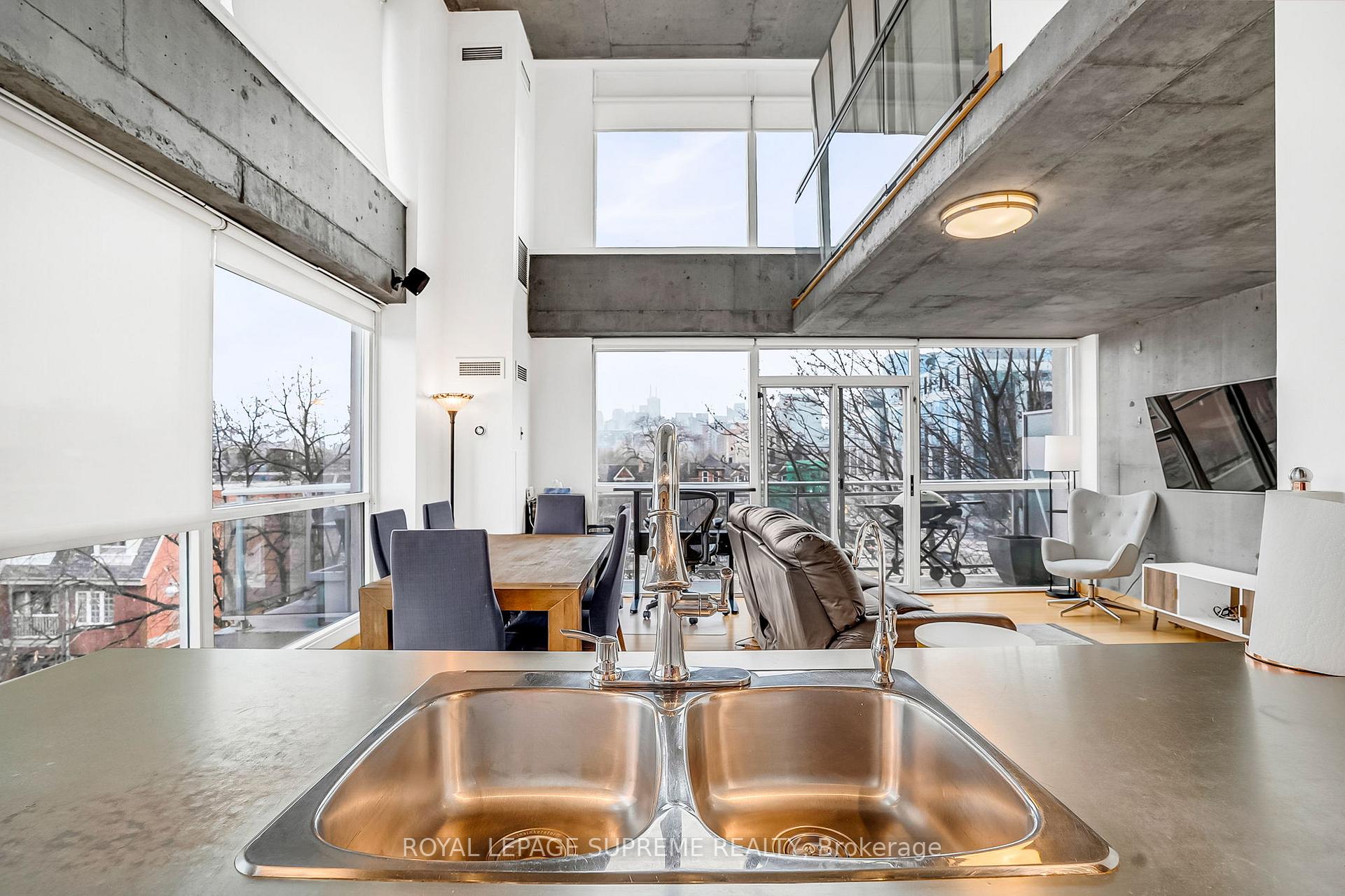 954 King Street W 516