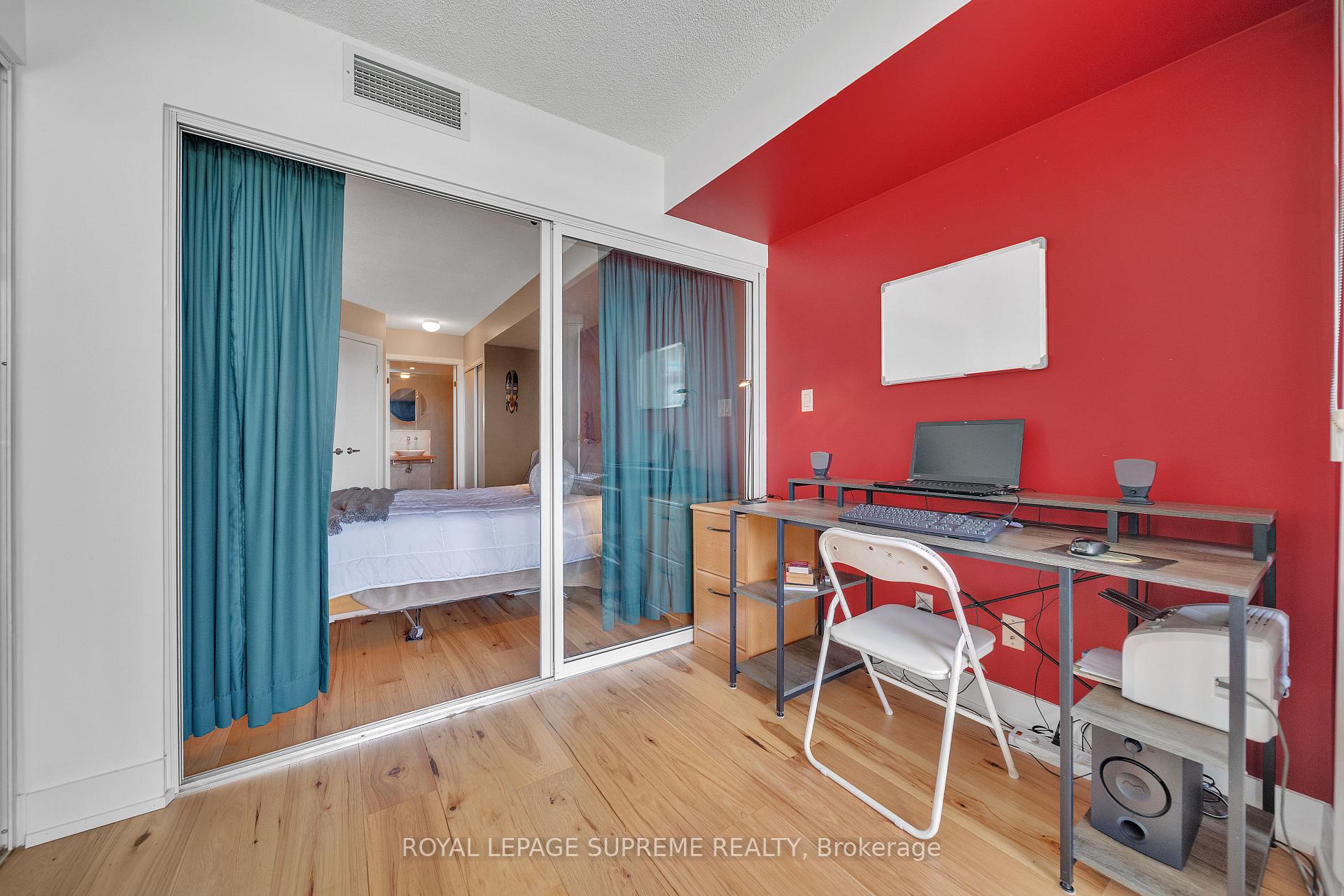 550 Queens Quay W 416