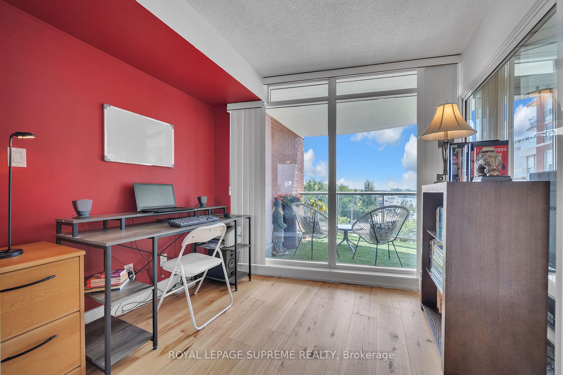 550 Queens Quay W 416