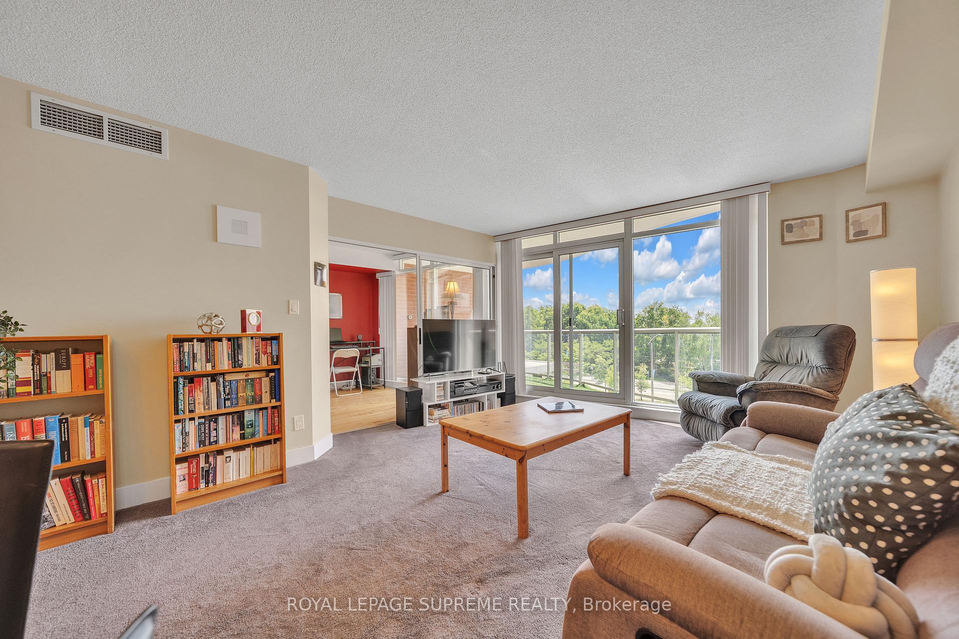 550 Queens Quay W 416