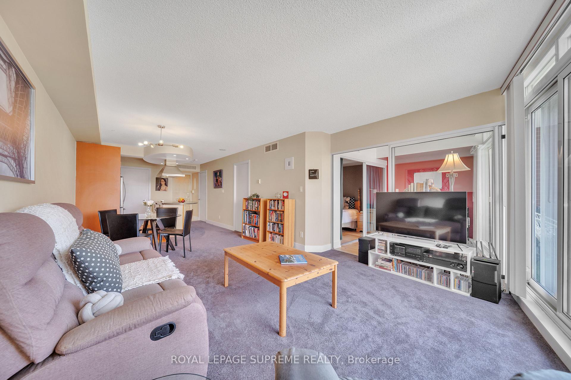 550 Queens Quay W 416