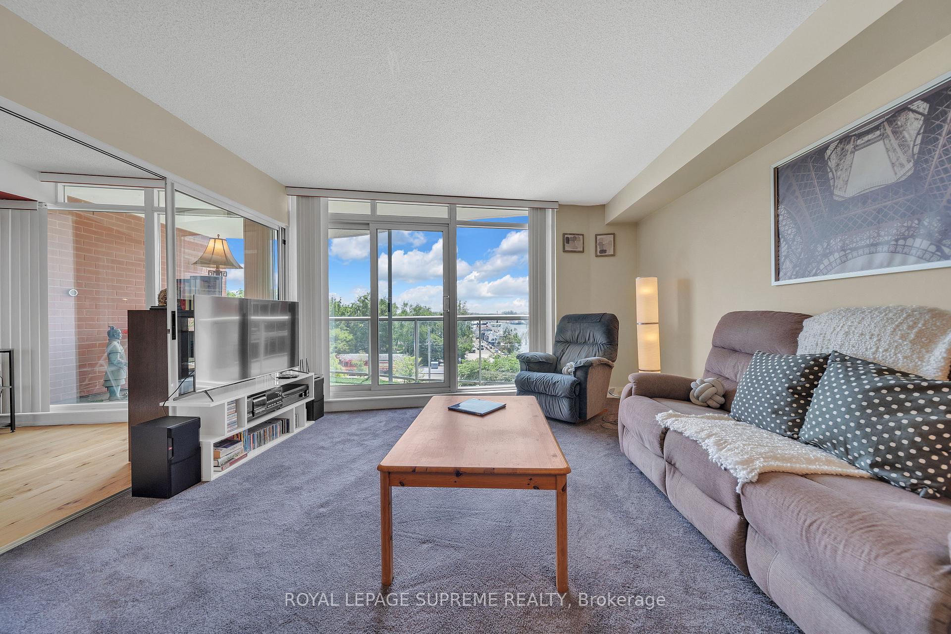 550 Queens Quay W 416