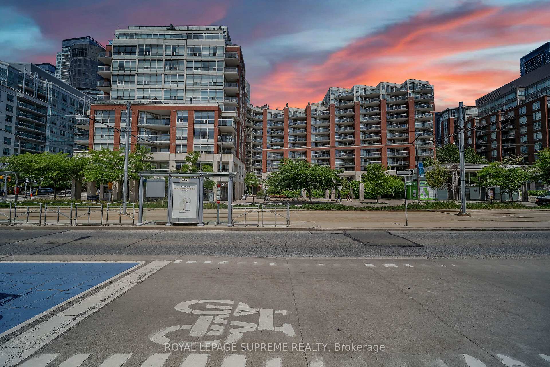 550 Queens Quay W 416