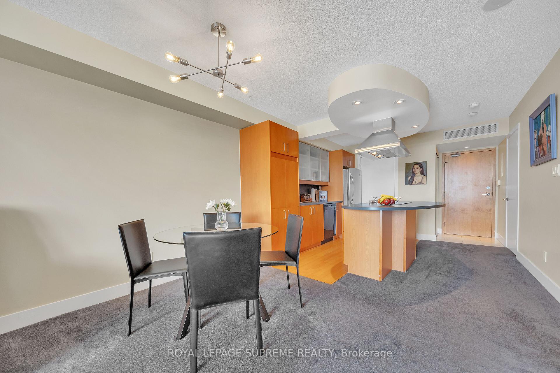 550 Queens Quay W 416