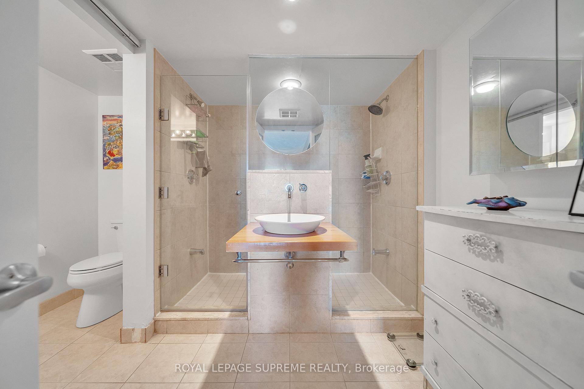 550 Queens Quay W 416