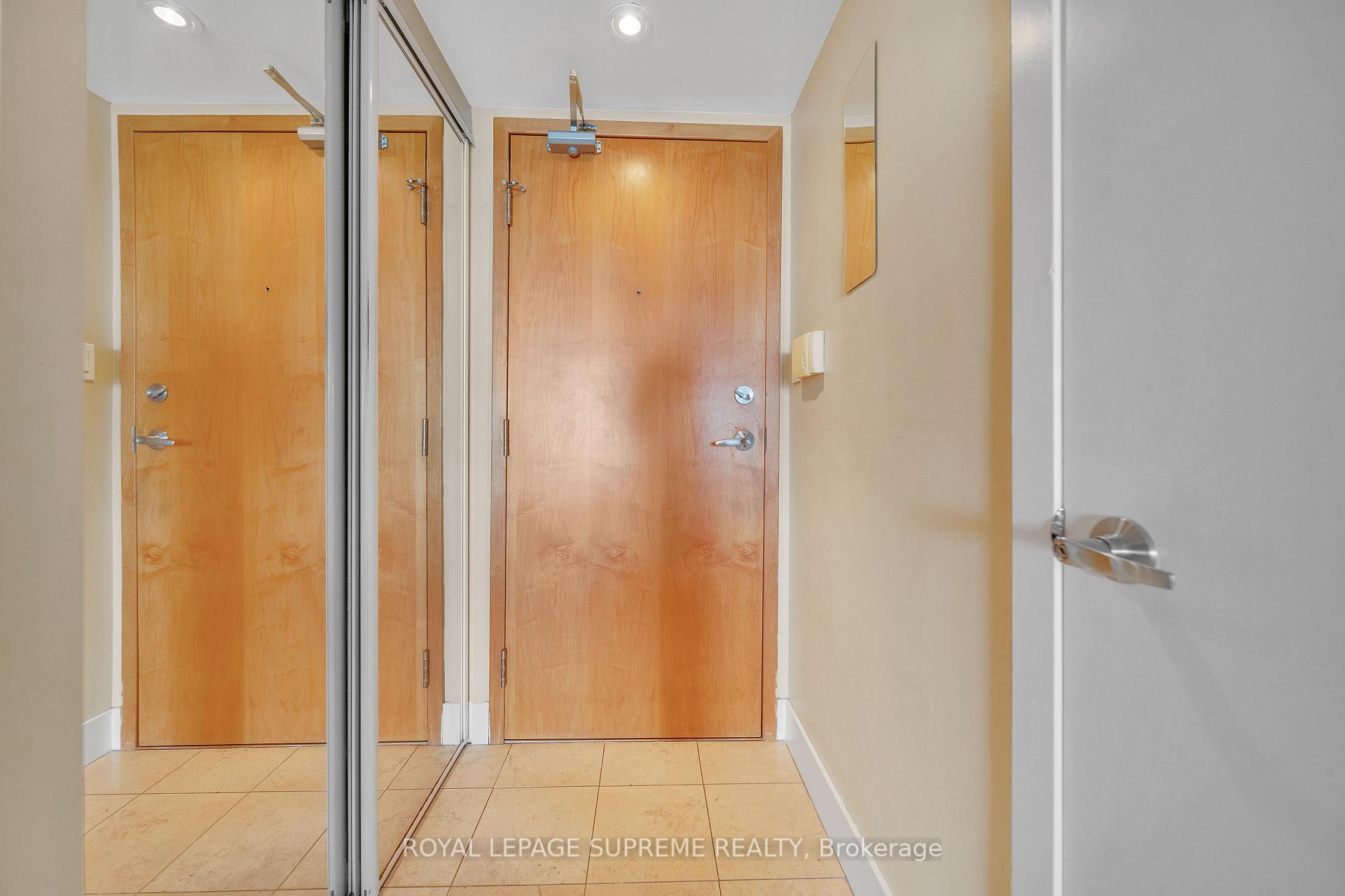 550 Queens Quay W 416