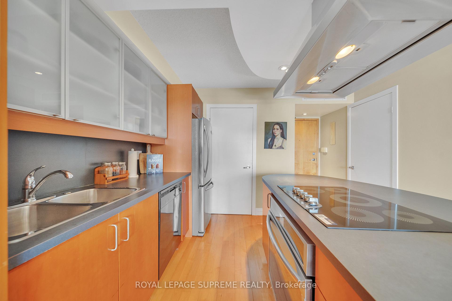 550 Queens Quay W 416