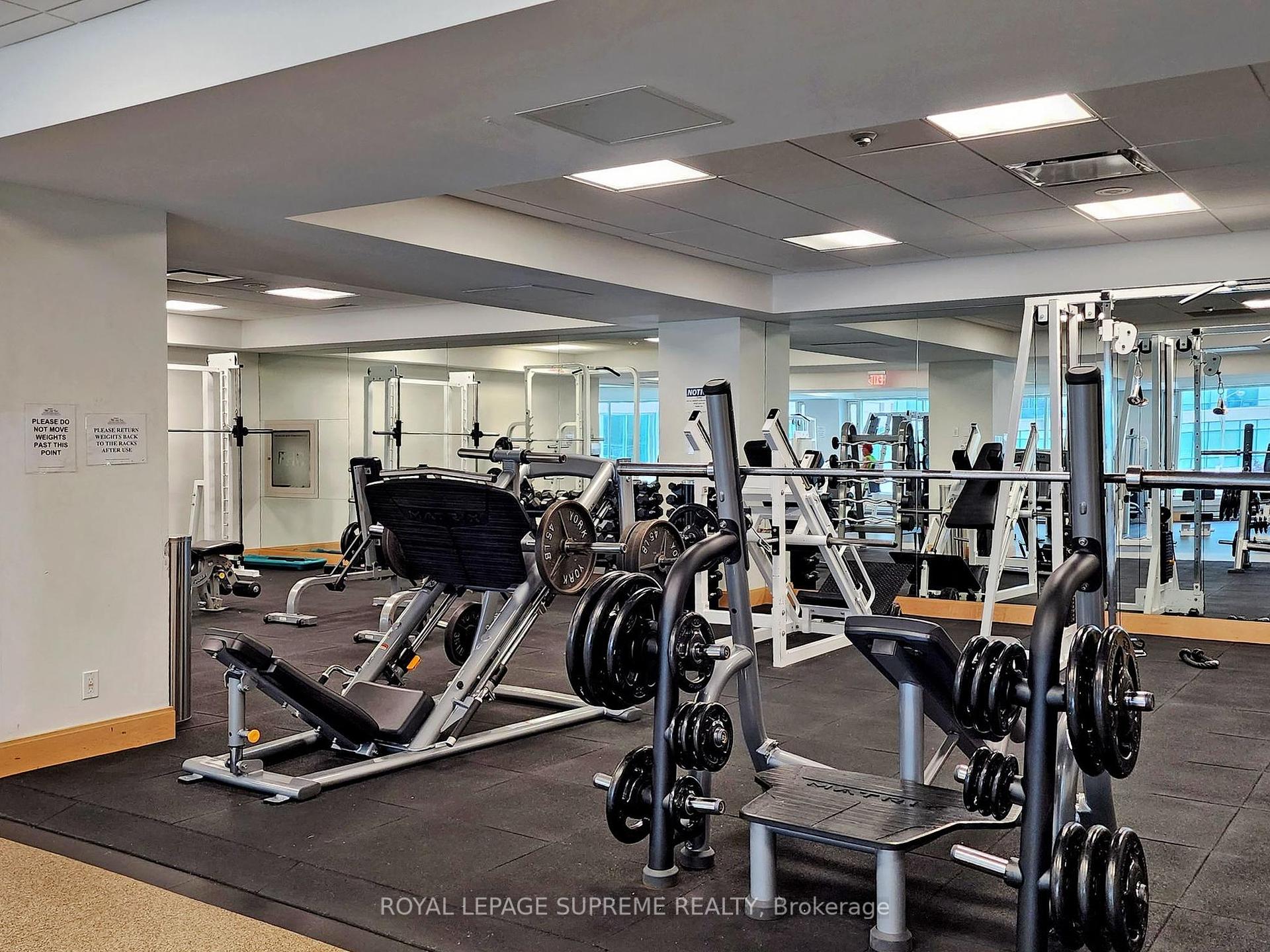 10 Queens Quay W 2210