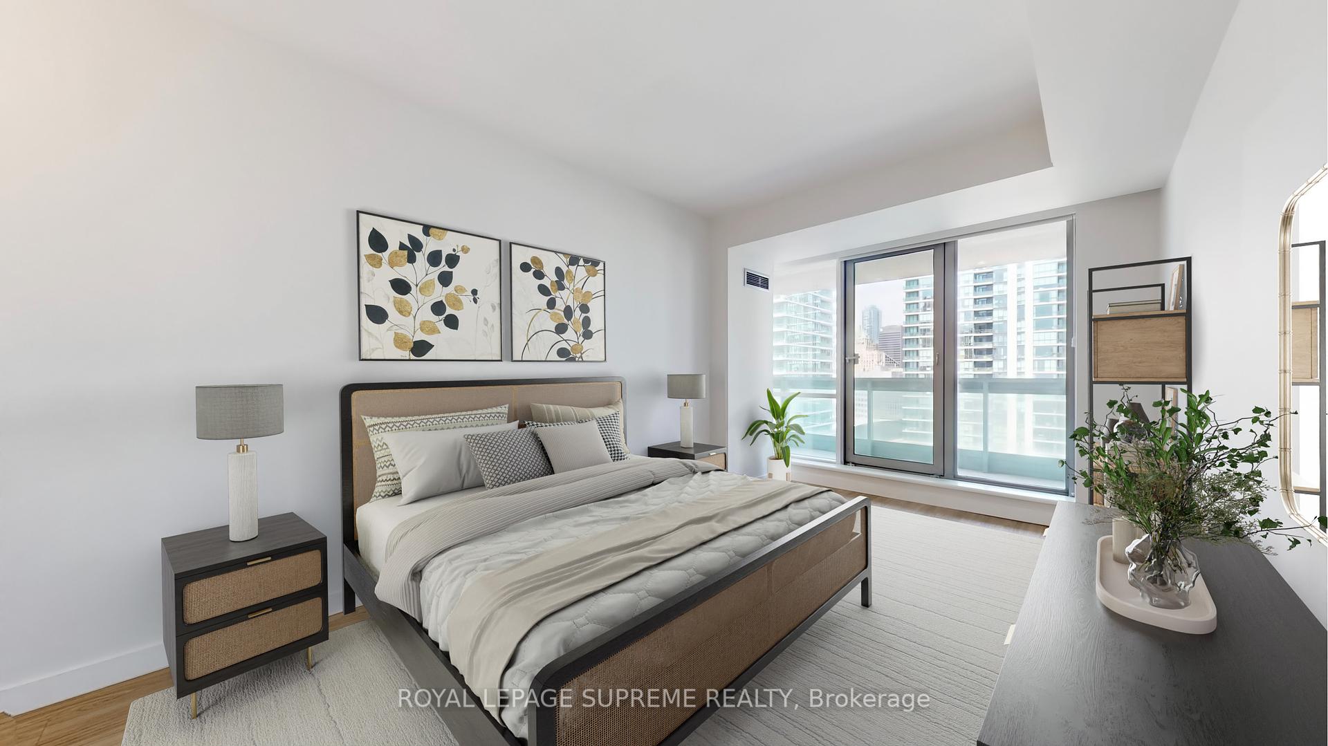 10 Queens Quay W 2210