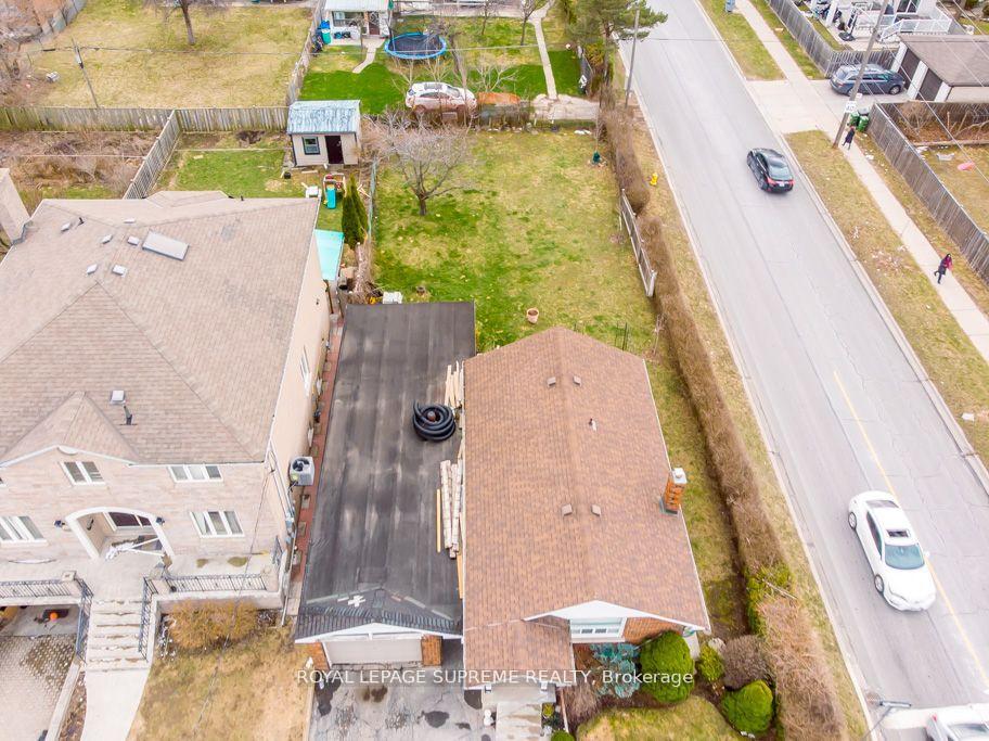 109 Regina Avenue