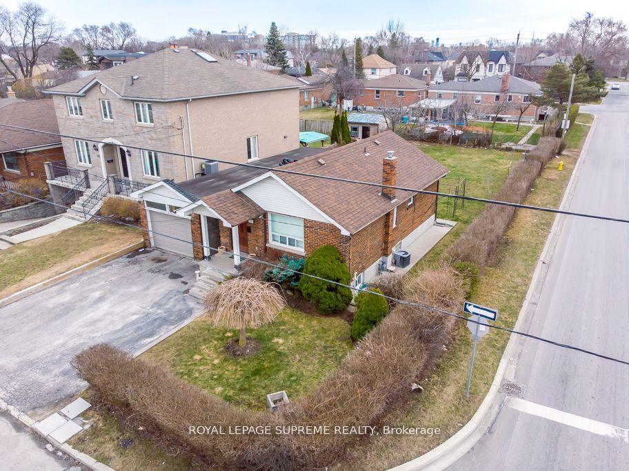 109 Regina Avenue