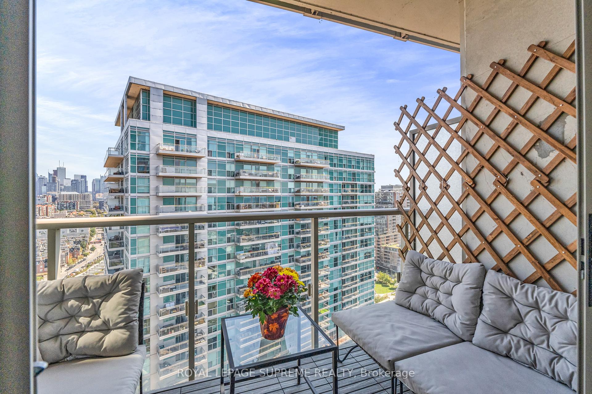 125 Western Battery Road 2305