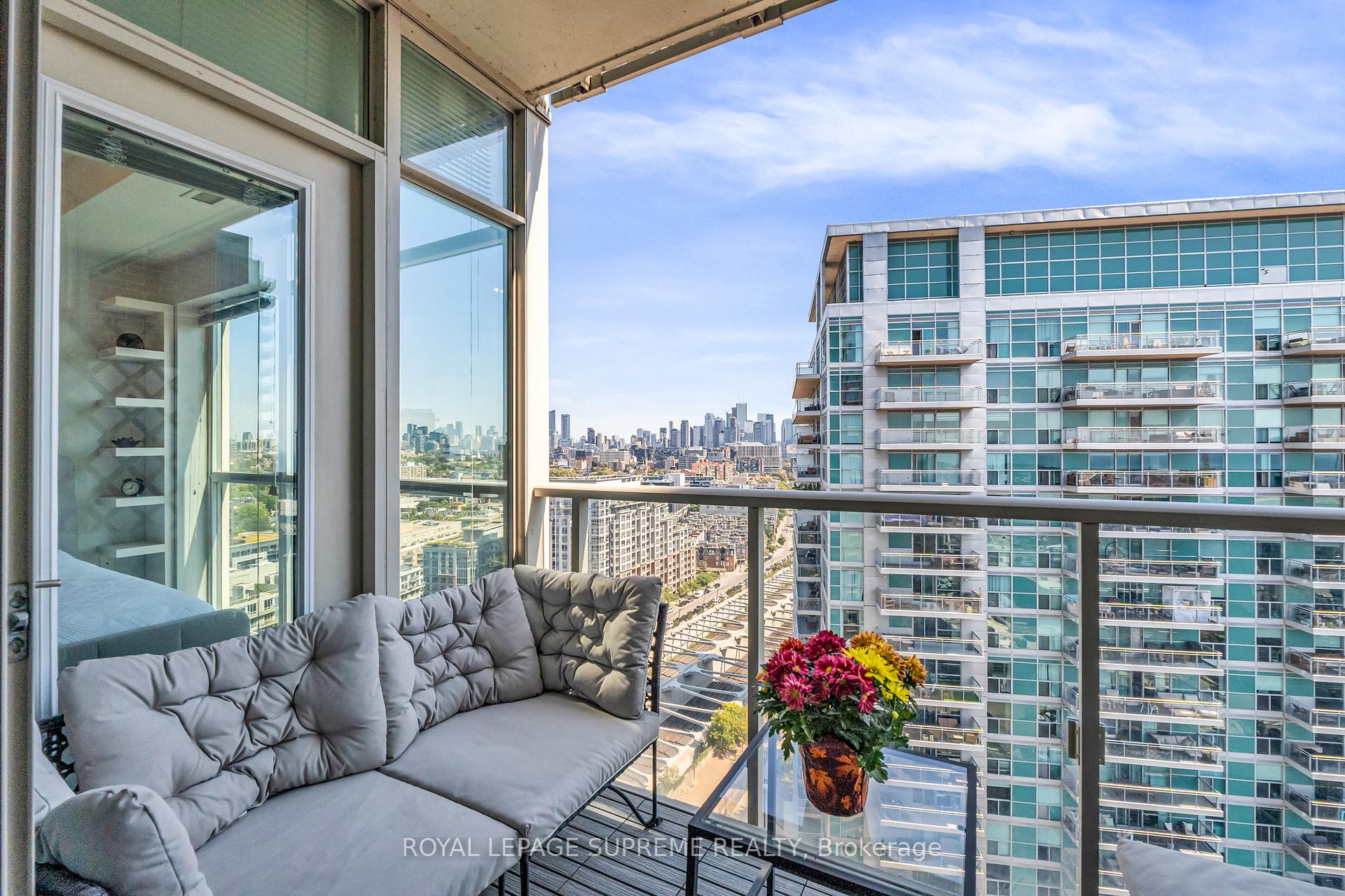 125 Western Battery Road 2305
