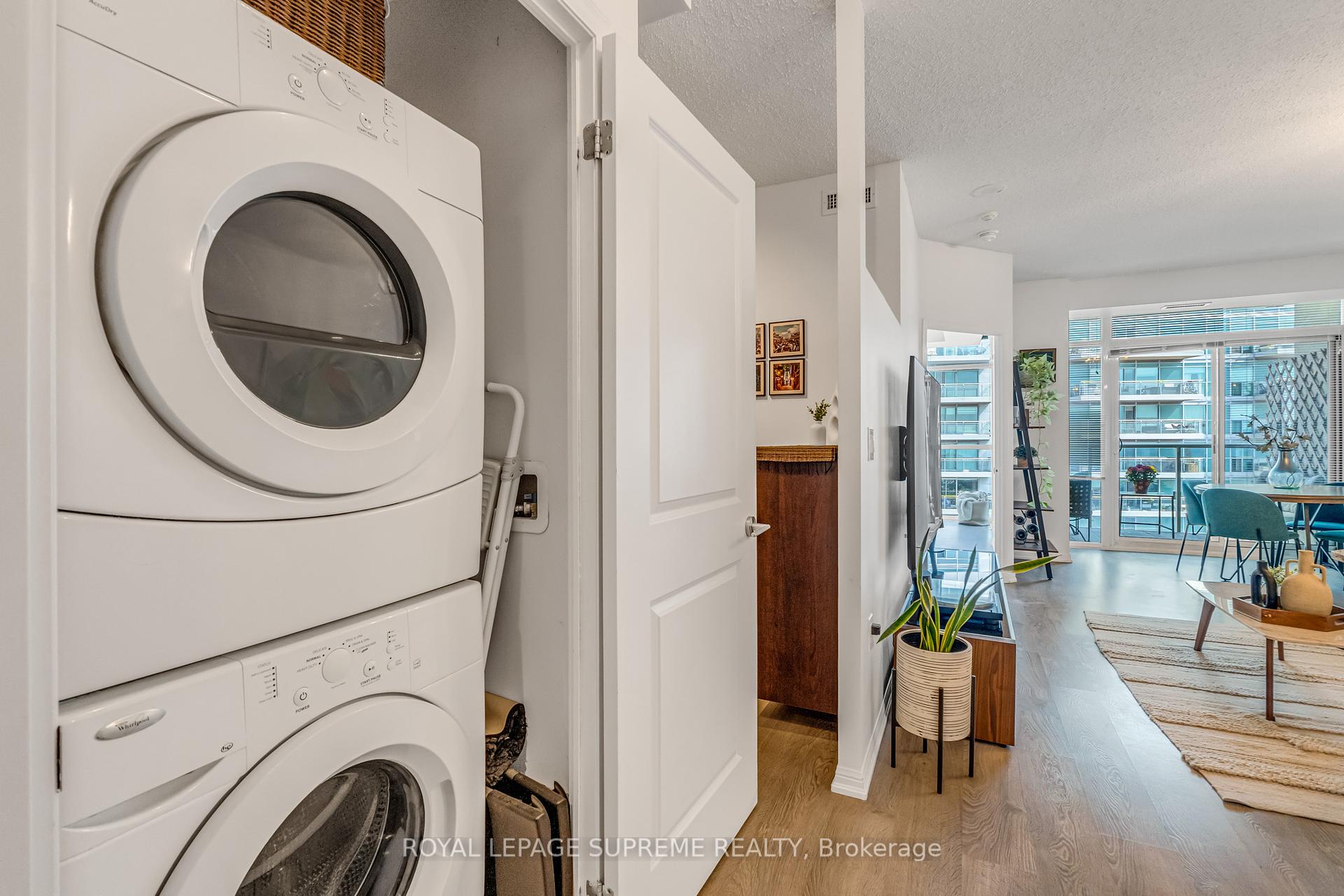 125 Western Battery Road 2305