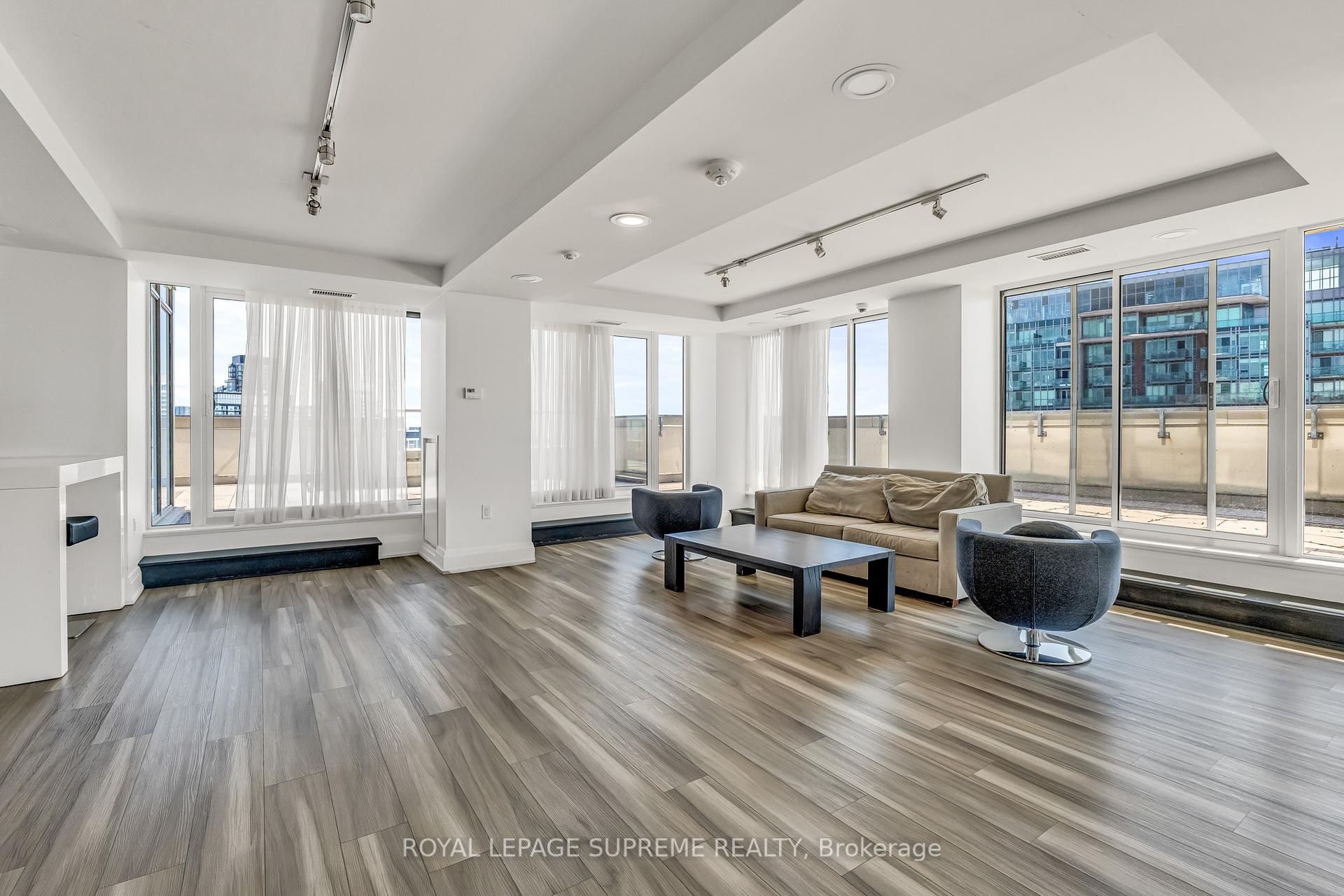125 Western Battery Road 2305