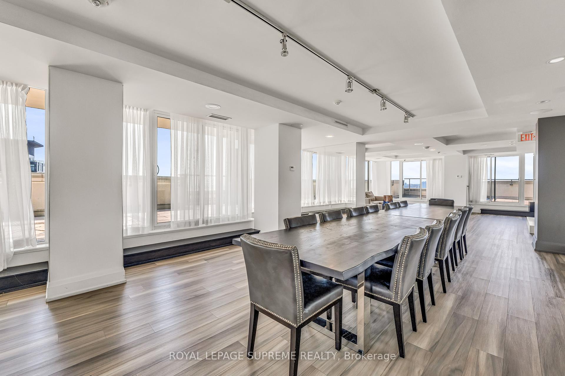 125 Western Battery Road 2305