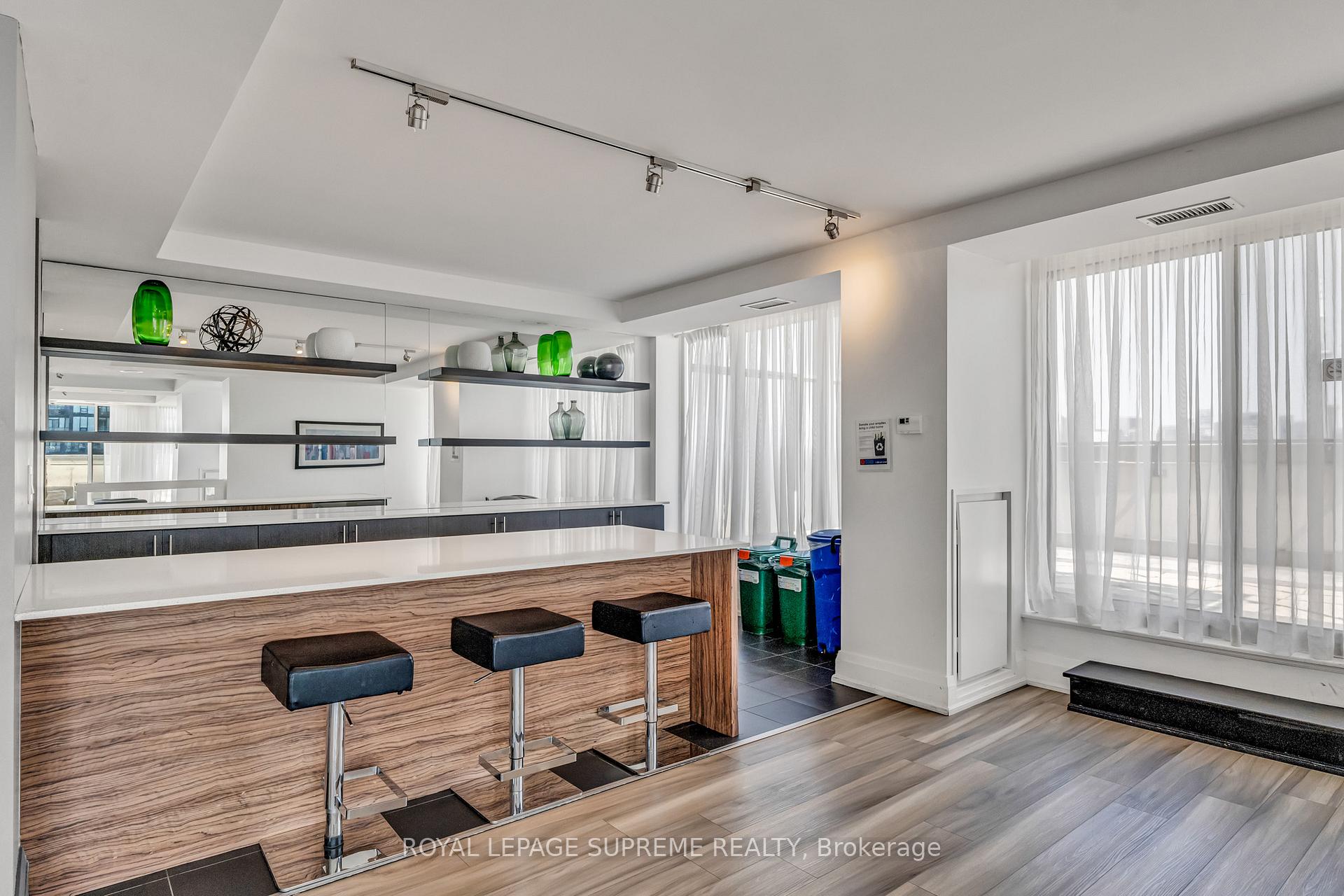 125 Western Battery Road 2305