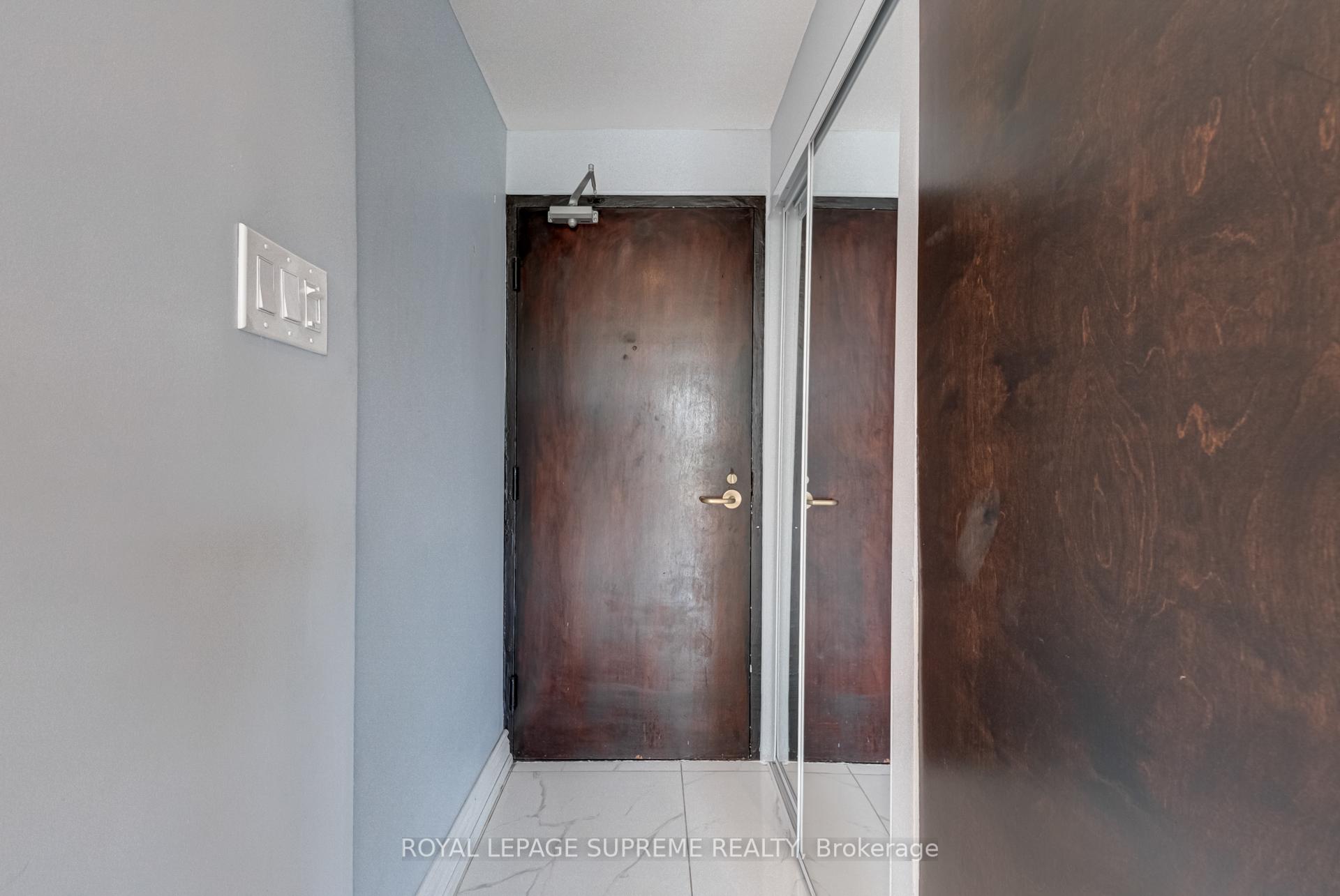 80 Charles Street E 607