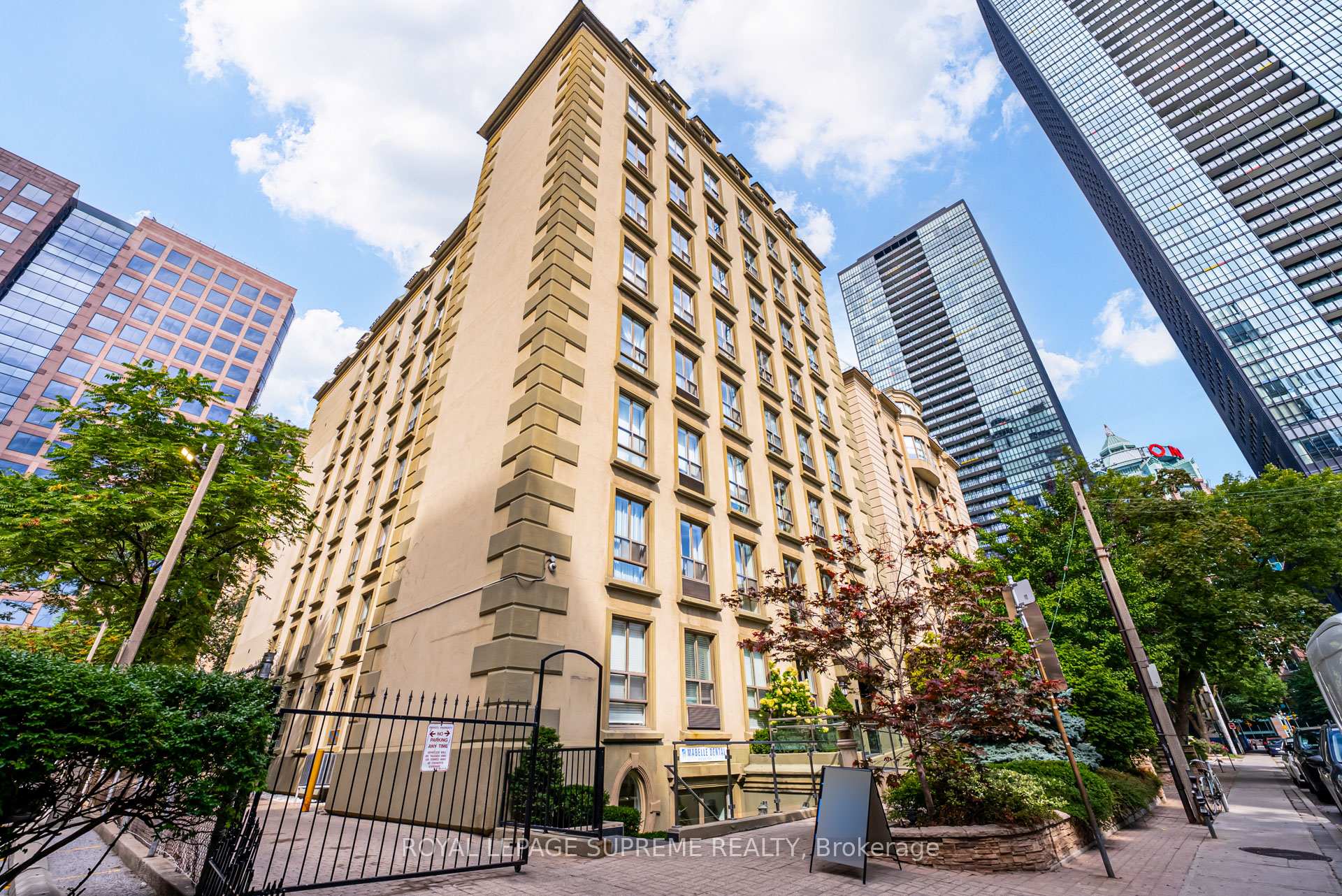 80 Charles Street E 607