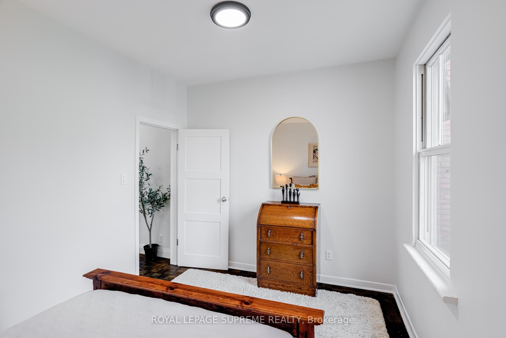 216 Palmerston Avenue