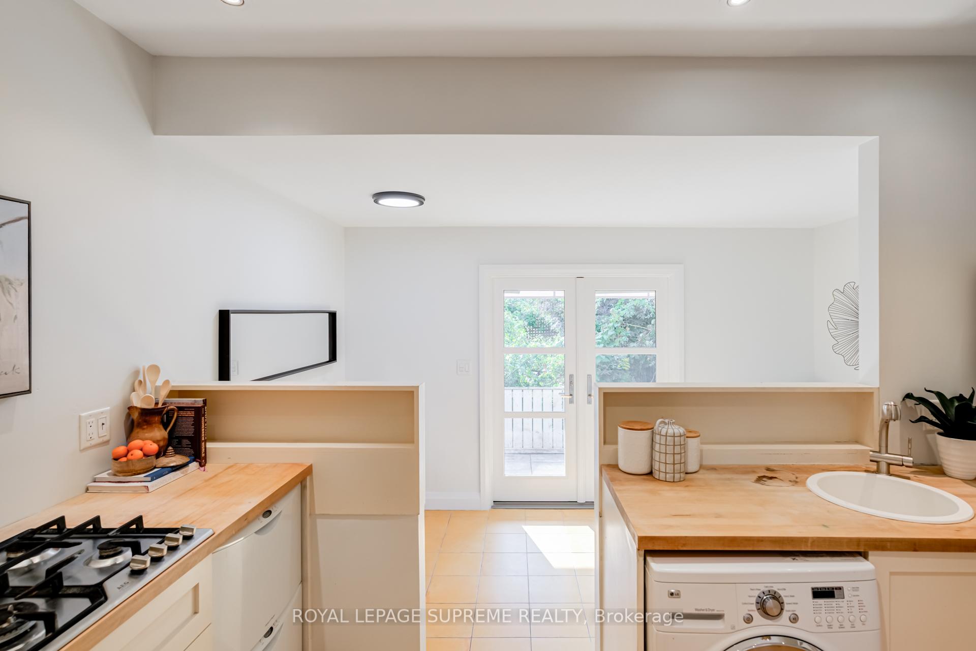 216 Palmerston Avenue