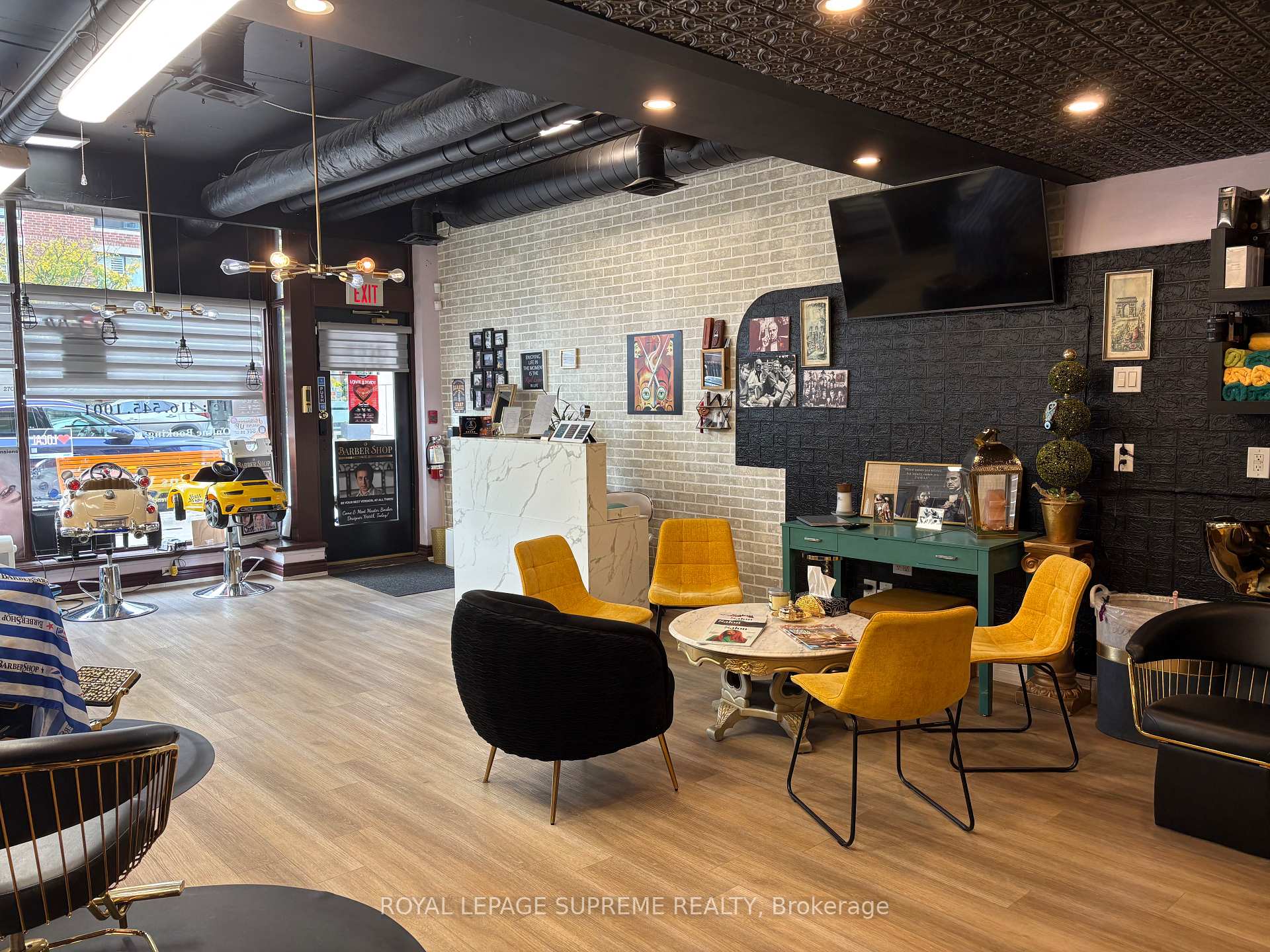 2721 Yonge Street, Toronto C04