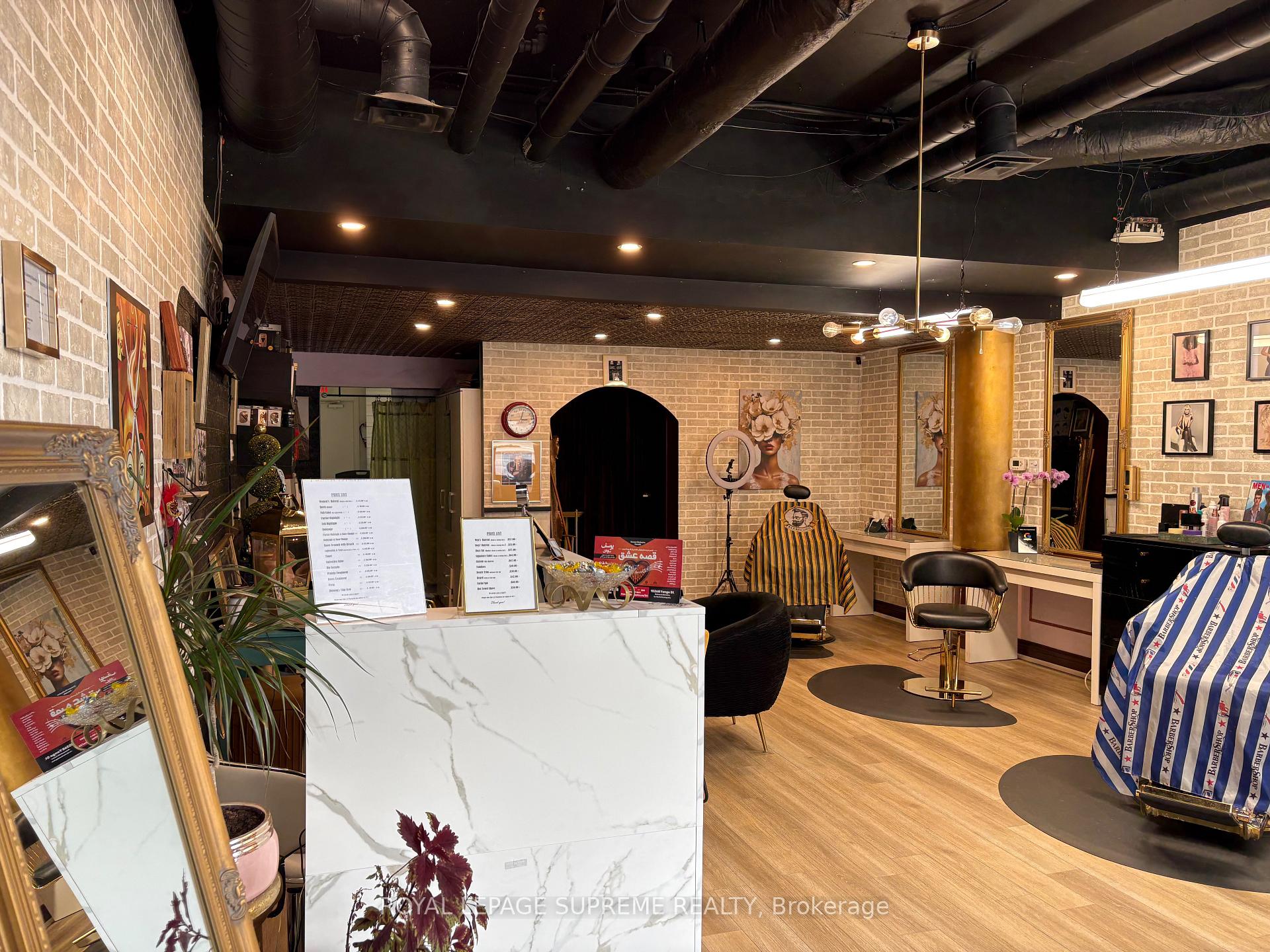 2721 Yonge Street, Toronto C04