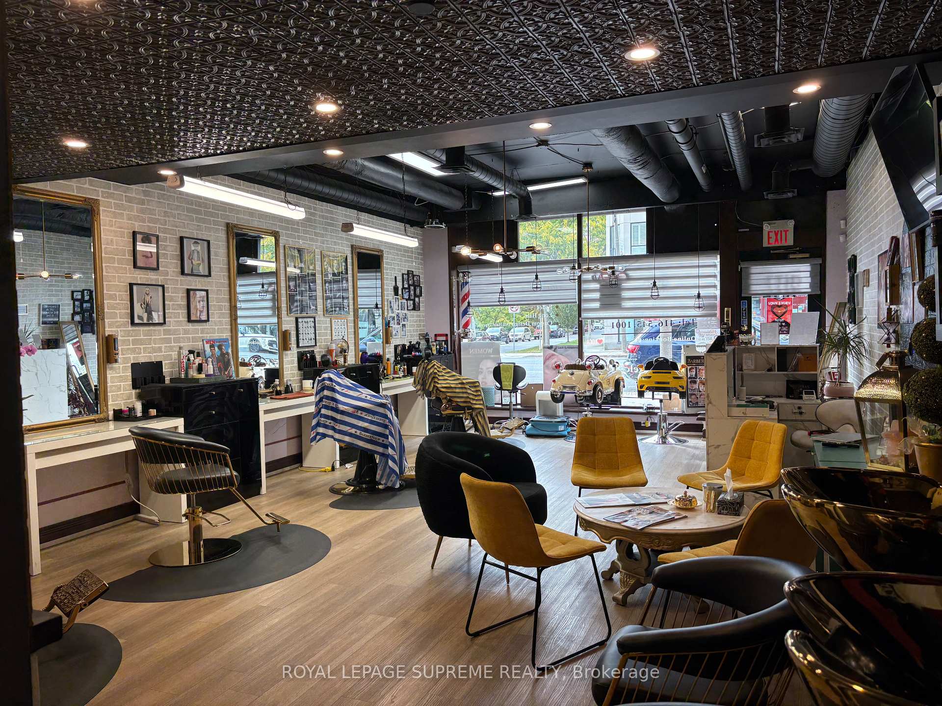2721 Yonge Street, Toronto C04