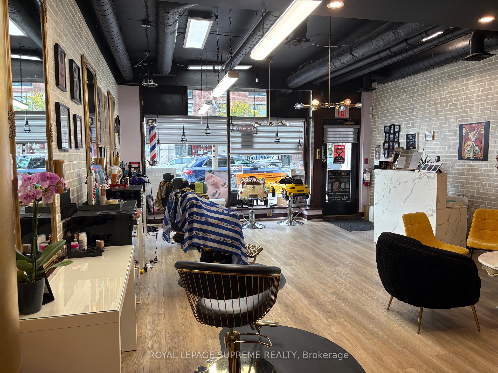 2721 Yonge Street, Toronto C04
