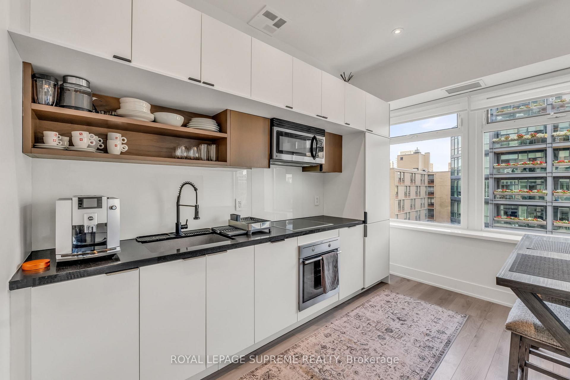 111 St Clair Avenue W 604, Toronto C02 Unit: 604
